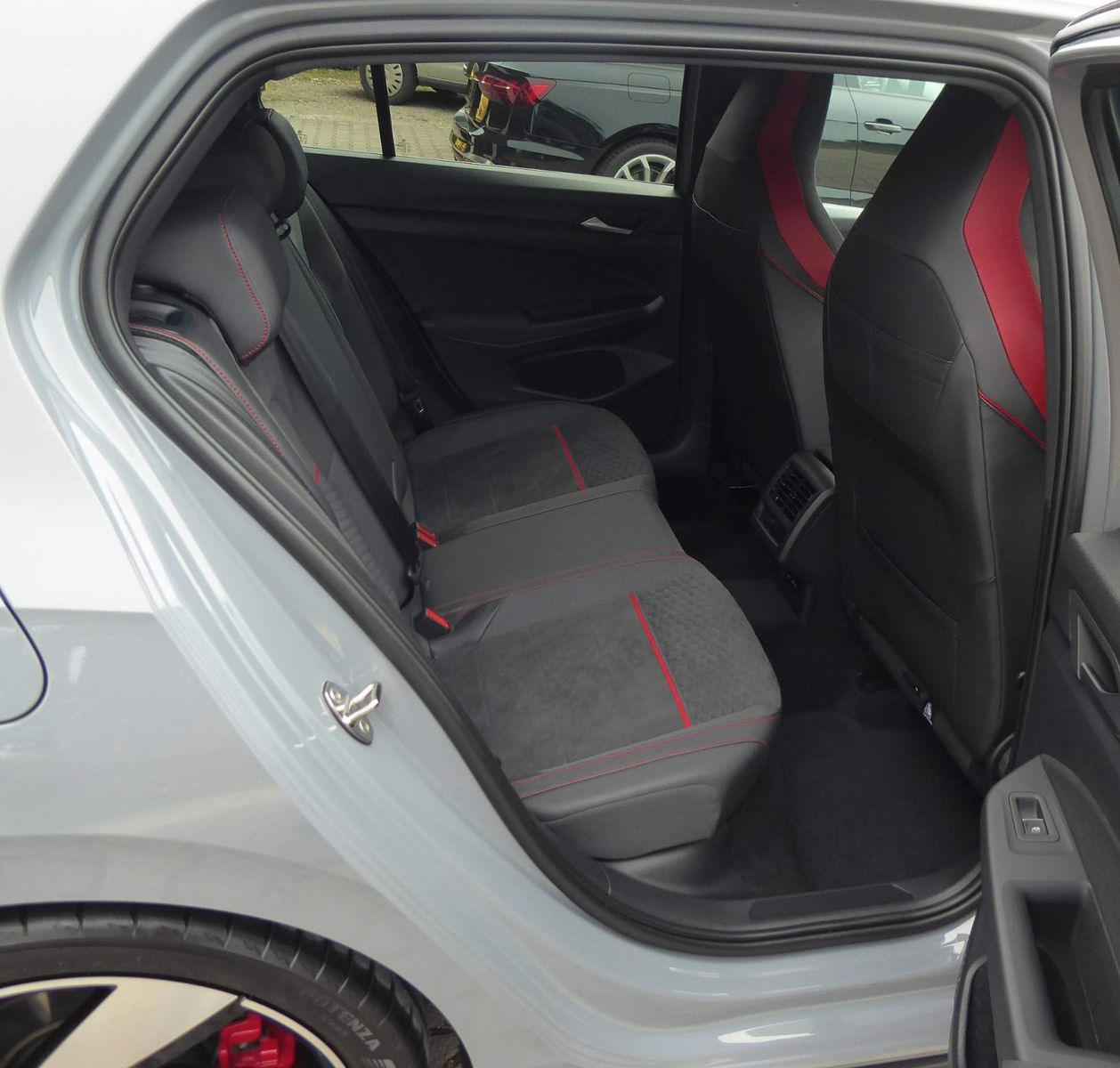 Volkswagen Golf VIII GTI Clubsport - Samsaru's Car Outlet