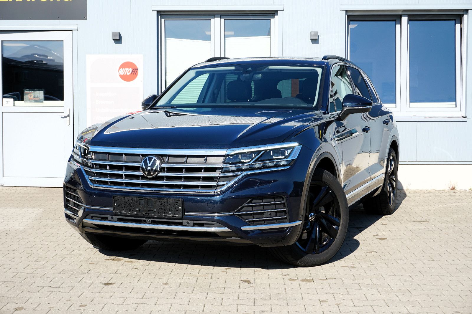 Volkswagen Touareg Elegance 4Motion - Samsaru's Car Outlet