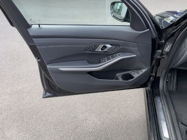 BMW 320 e Touring - Samsaru's Car Outlet