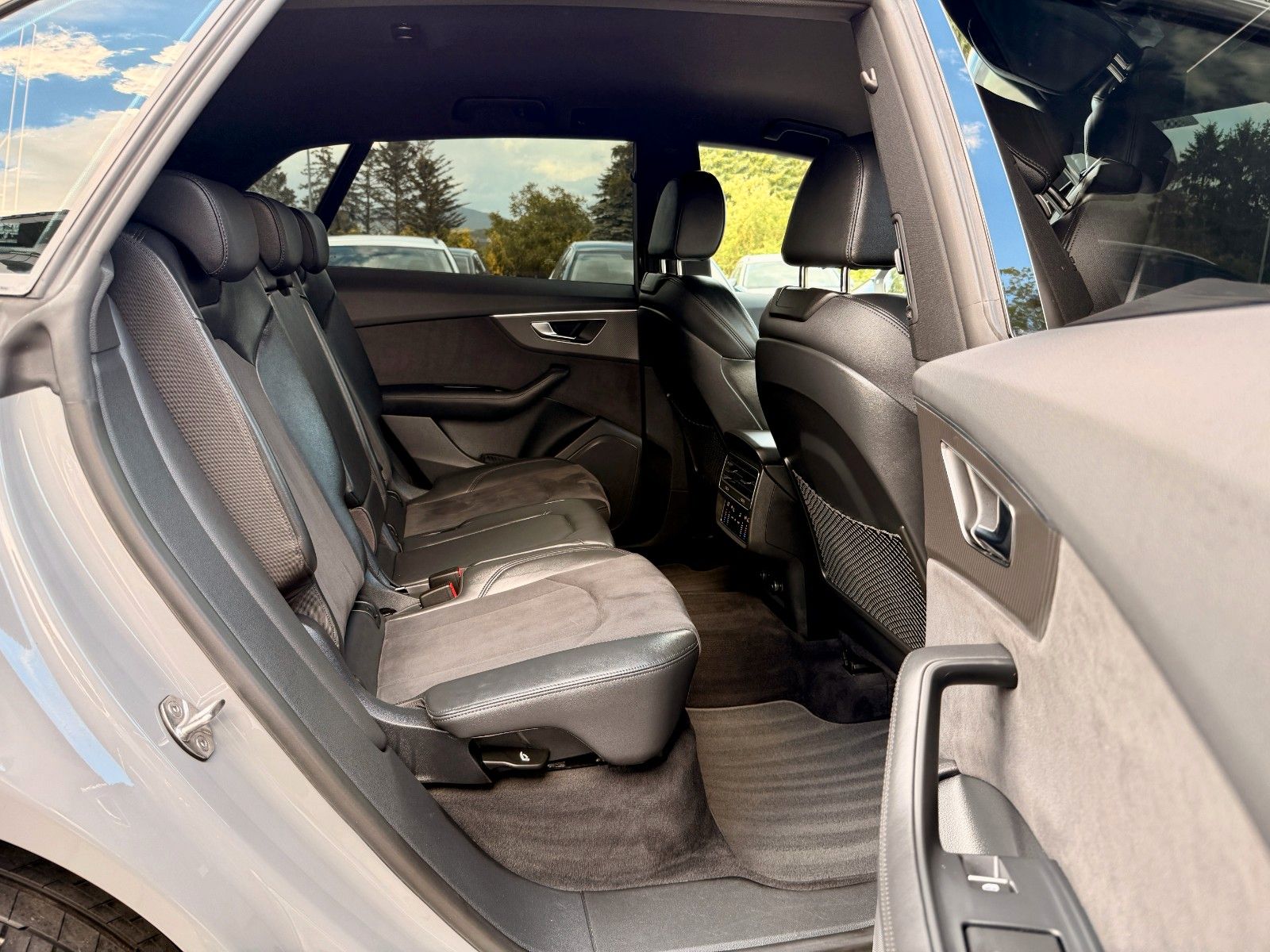 Audi RSQ8  4.0 TFSI quattro MATRIX*22"*RFK*DIG*NAVI*