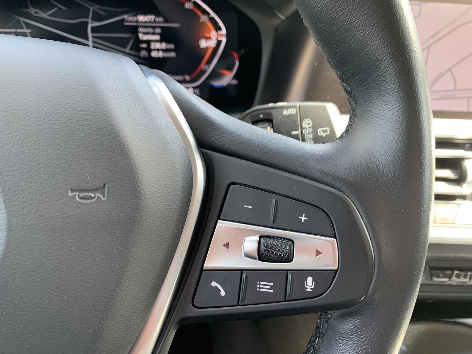BMW 330i Touring Sport Line - Samsaru's Car Outlet