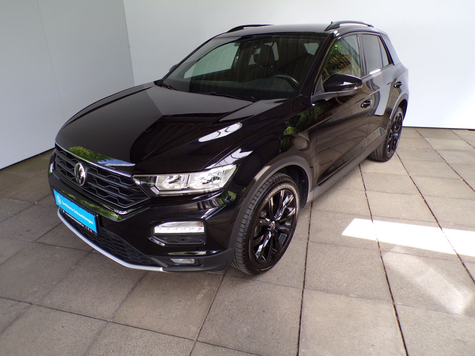 Volkswagen T-ROC 1.5 TSI SPORT - Samsaru's Car Outlet