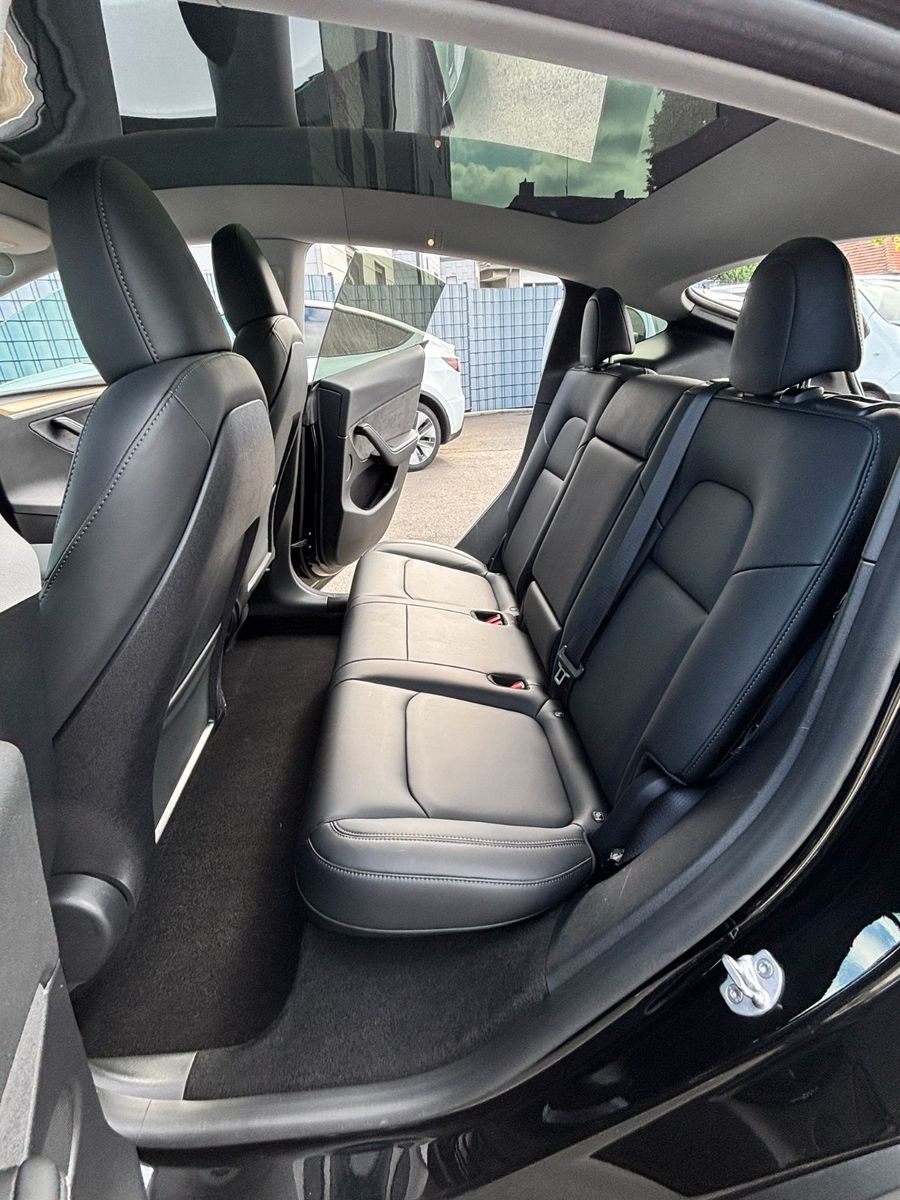 Tesla Model Y Basis RWD # black # AHK # MWST.