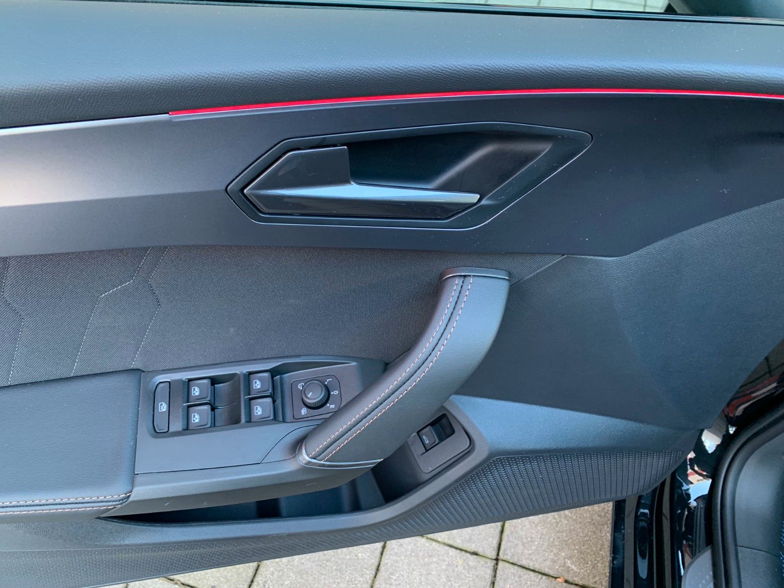 Cupra Leon 1.5 eTSI DSG ST - Samsaru's Car Outlet