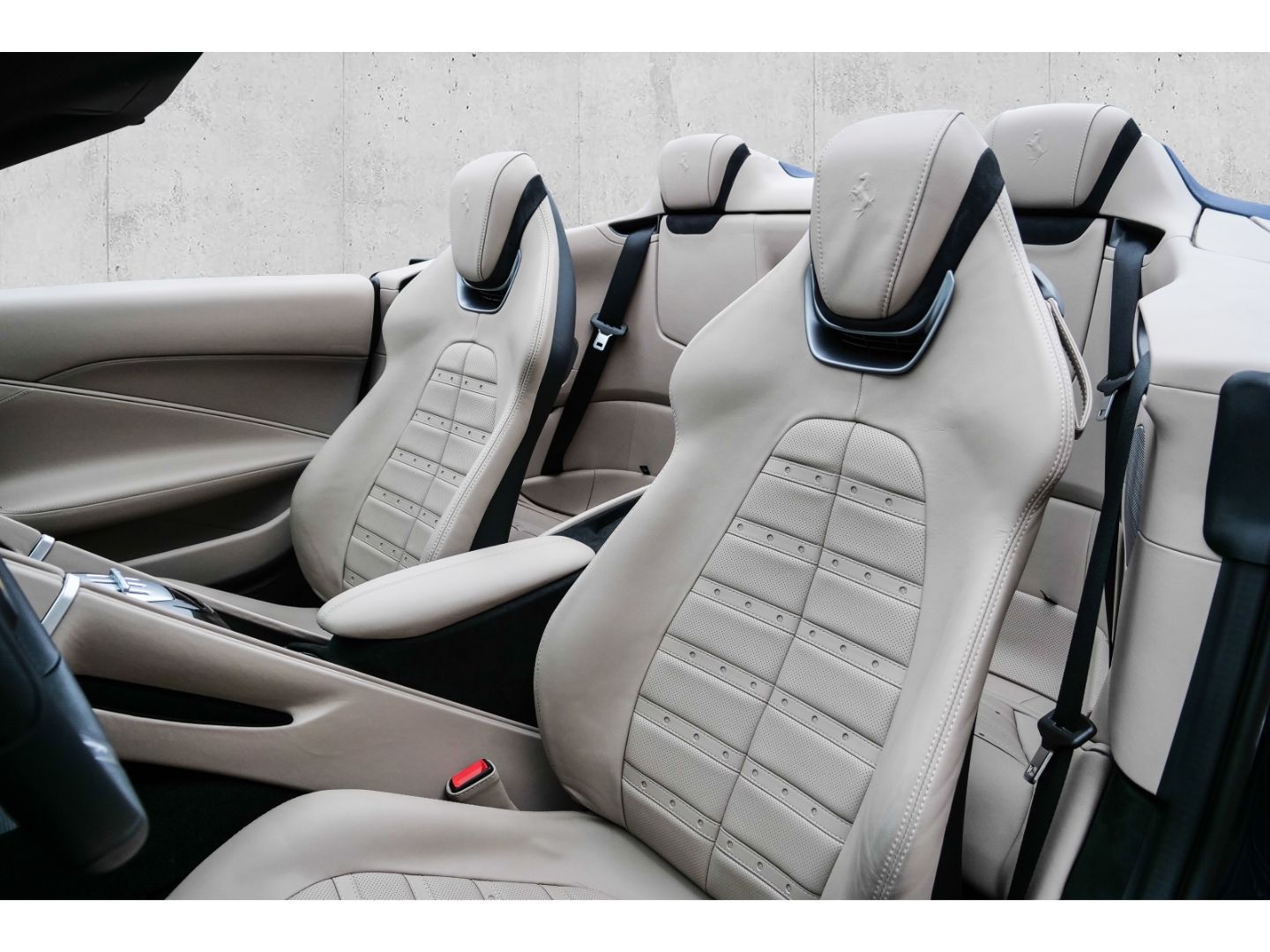 Ferrari Roma Spider - Samsaru's Car Outlet