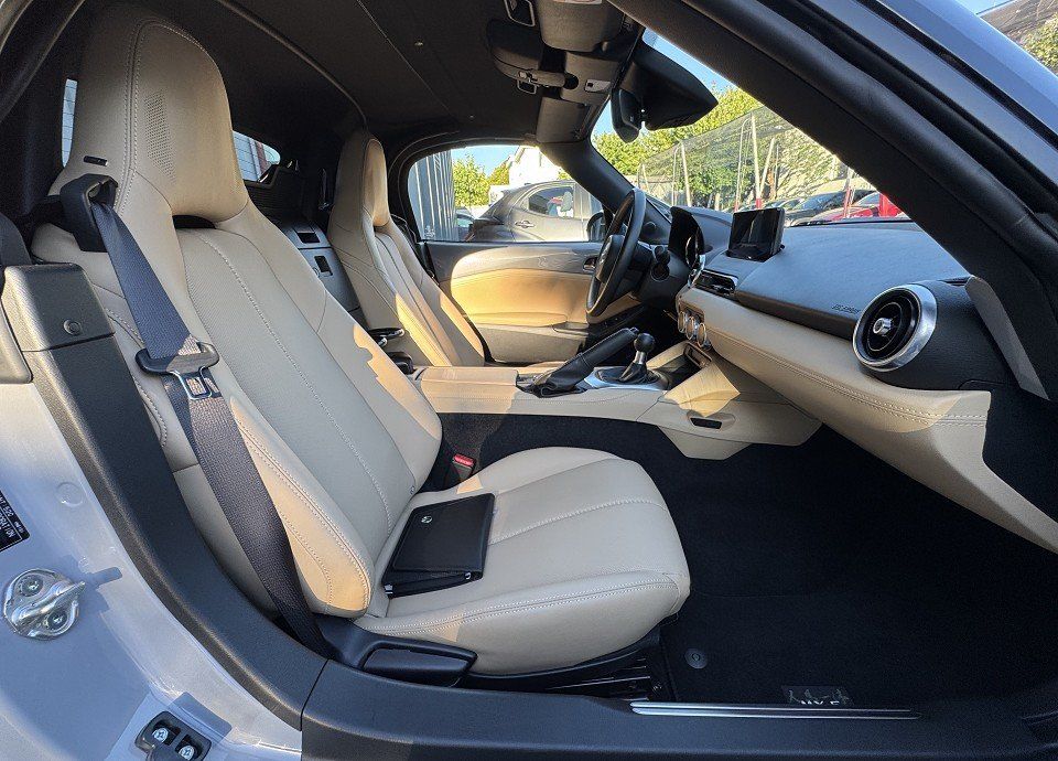 Mazda MX-5 1.5L SKYACTIV-G  132 6MT RWD Kazari