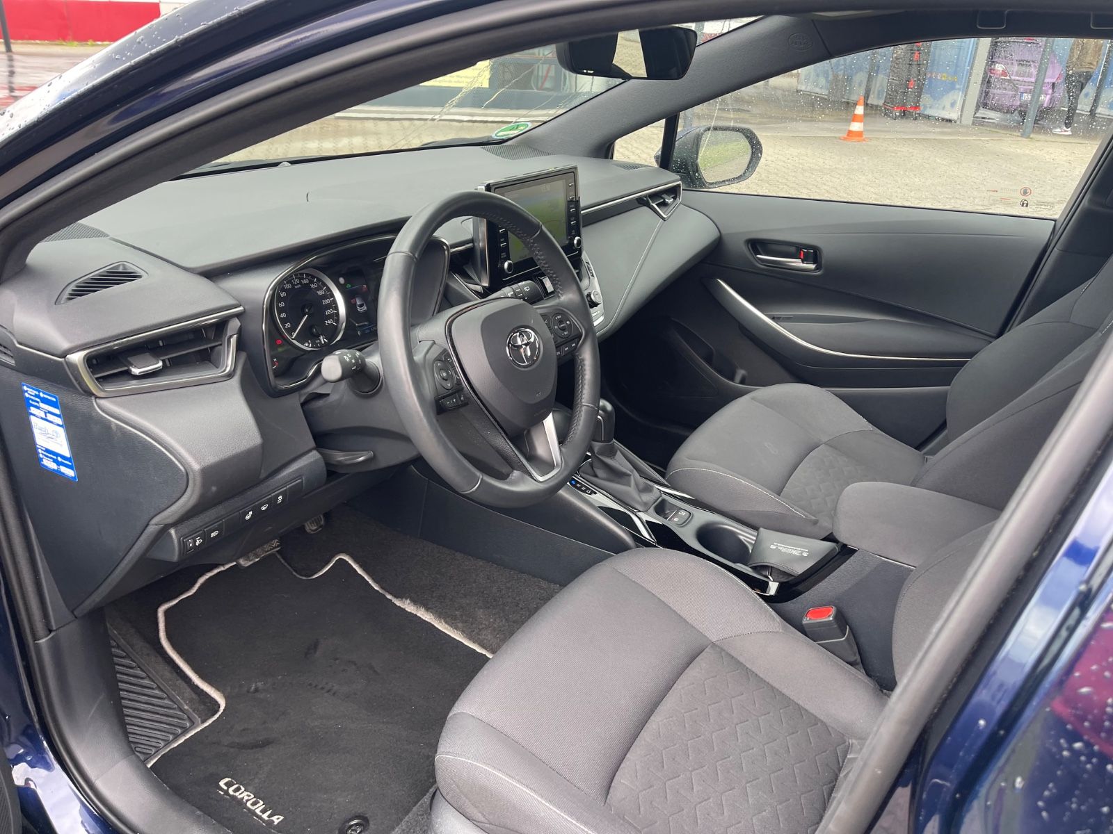 Toyota Corolla Hybrid Business Edition - Samsaru's Car Outlet