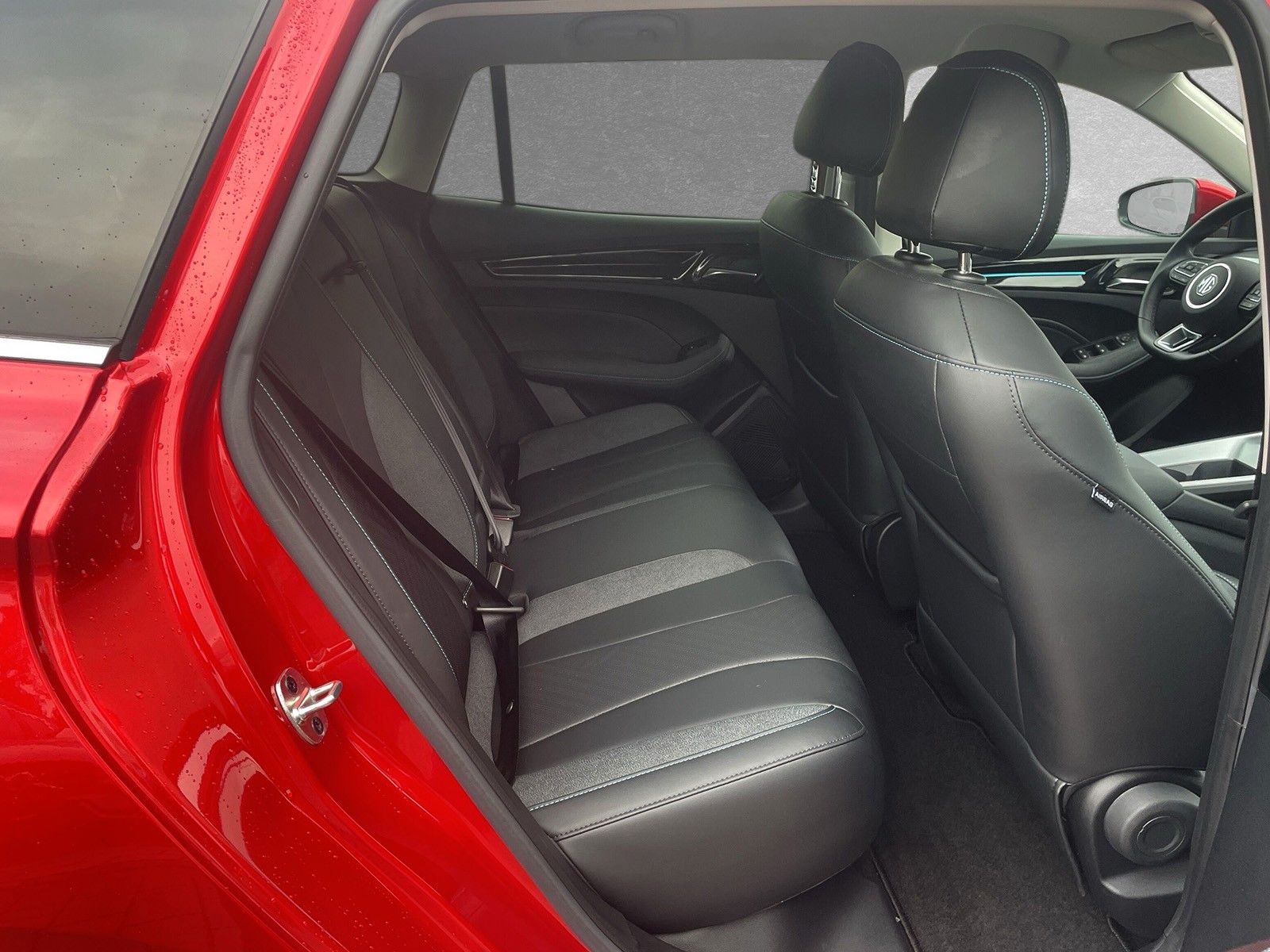 MG5 Luxury 61 KWh ACC LED