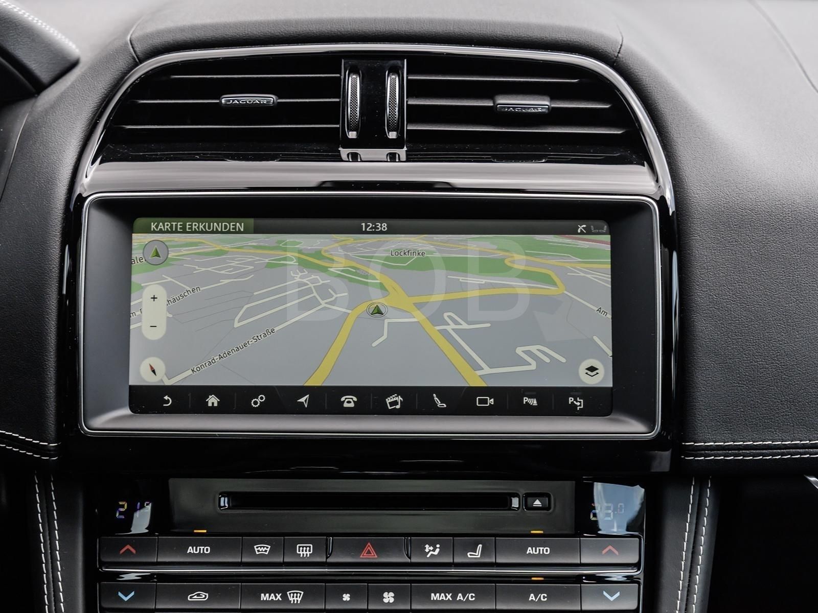 Jaguar F-Pace SVR Head-UP SD AHK Komfort-P