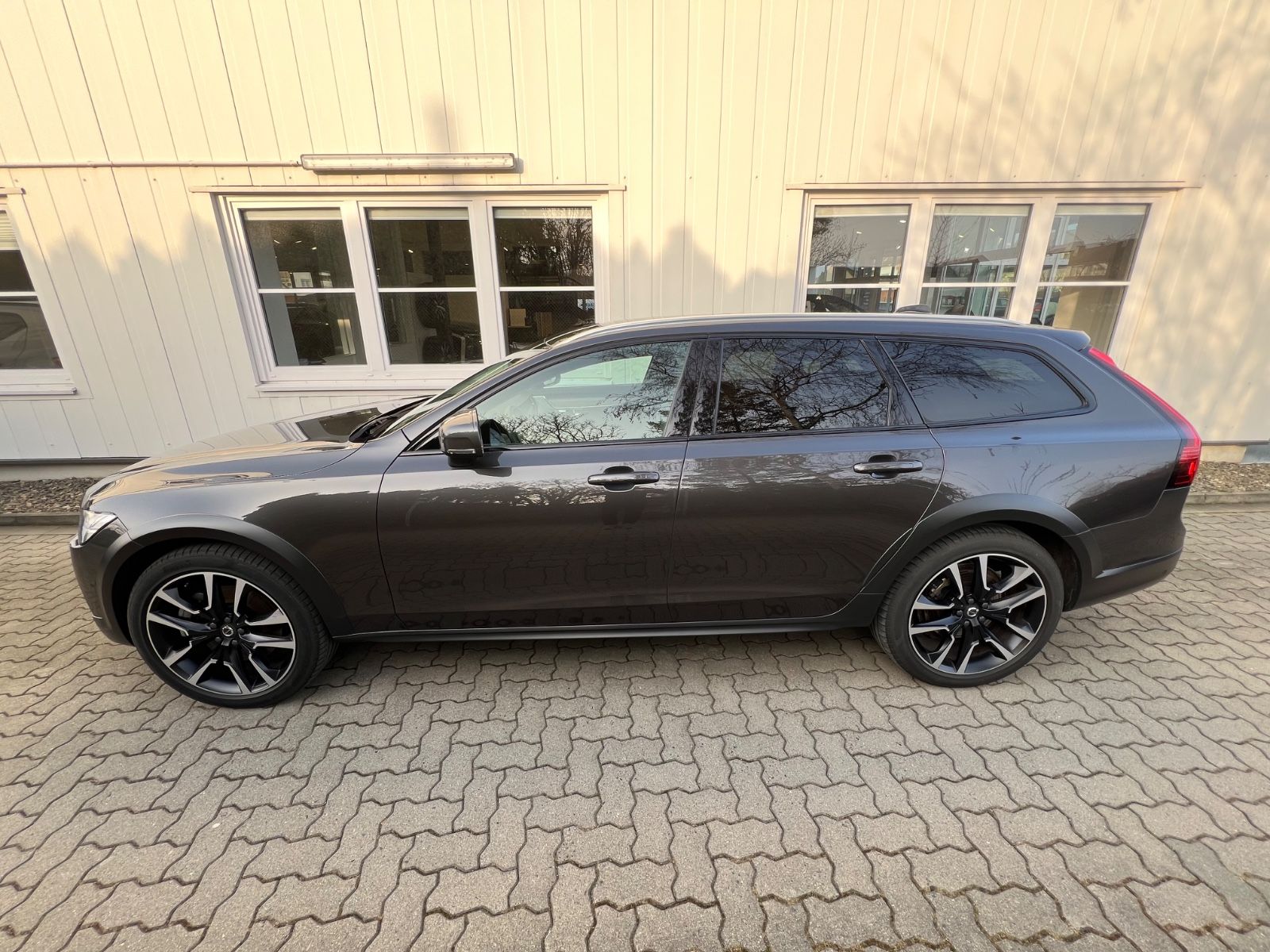 Volvo V90 Cross Country B5 AWD Ultimate AHK GARANTIE