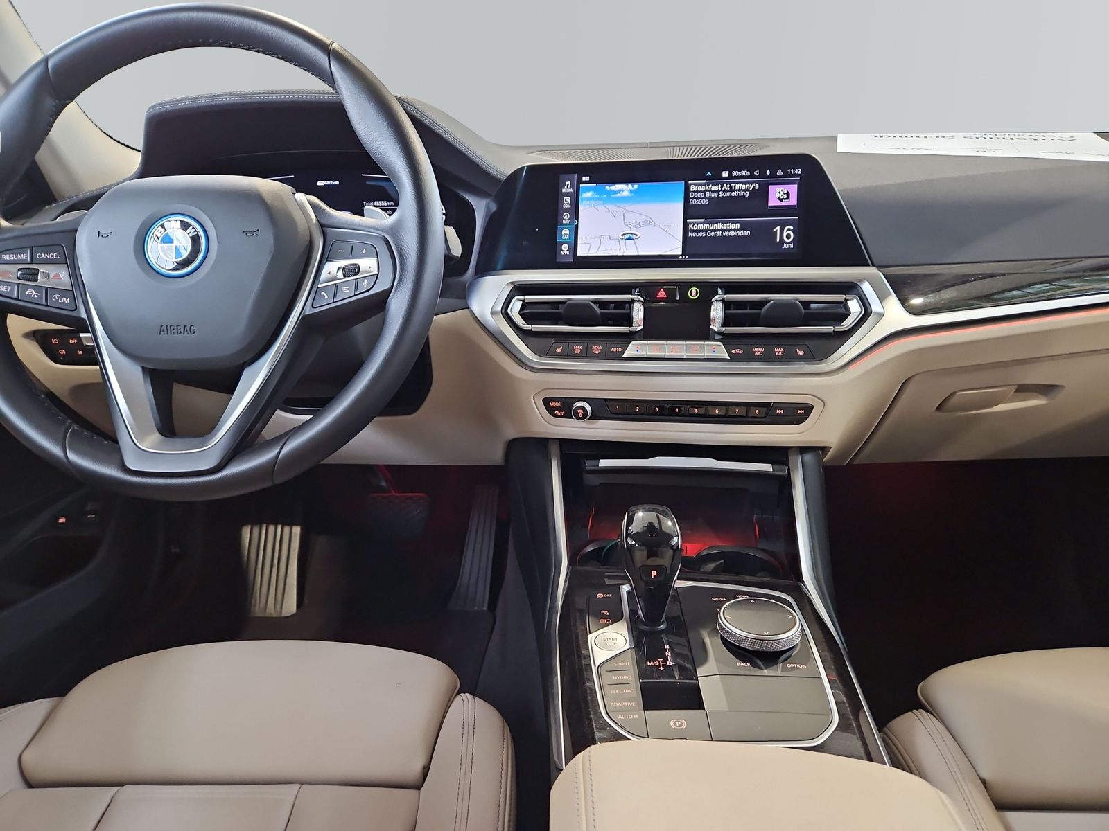 BMW 330e xDrive Touring LuxuryLine - Samsaru's Car Outlet