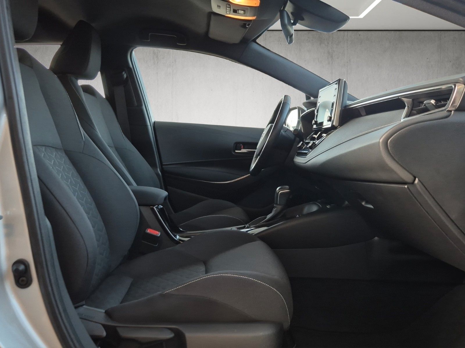 Toyota Corolla TS Business Kamera Carplay SHZ LED
