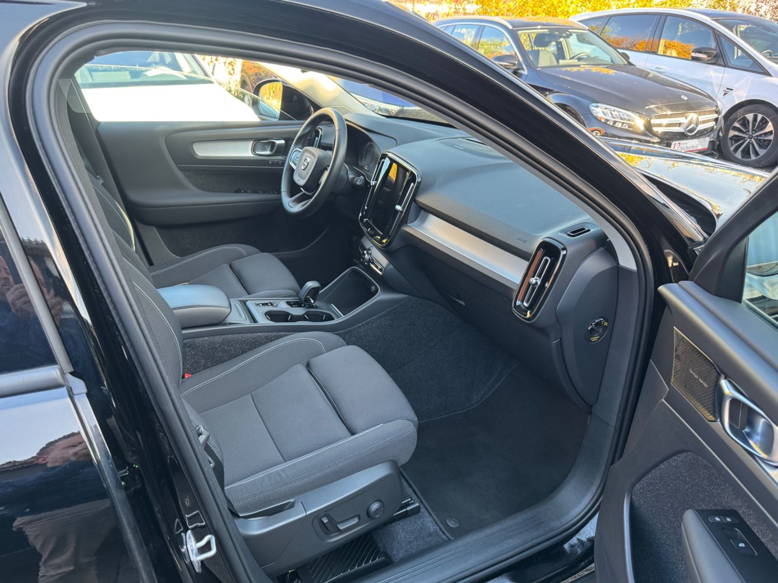 Volvo XC 40 Automatik**Navi+Kamera+AHK+Winter**