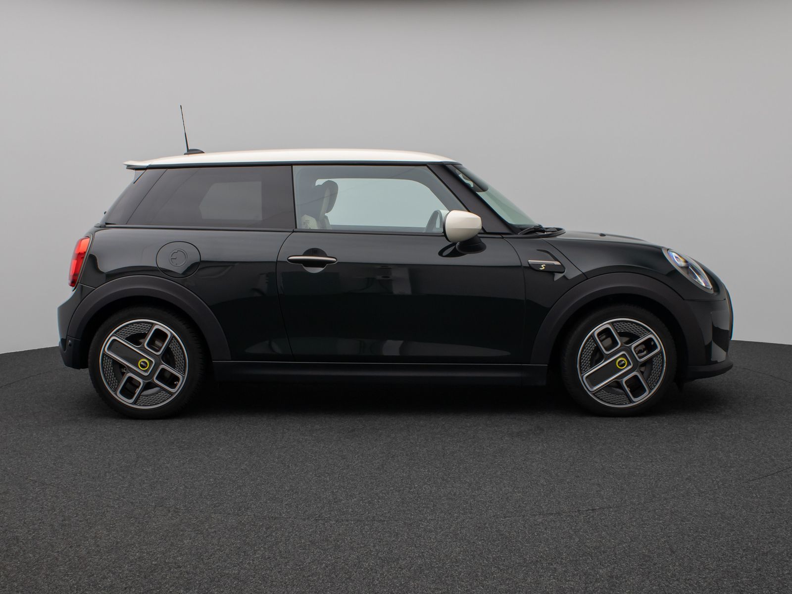 MINI COOPER SE Resolute Edition - Samsaru's Car Outlet