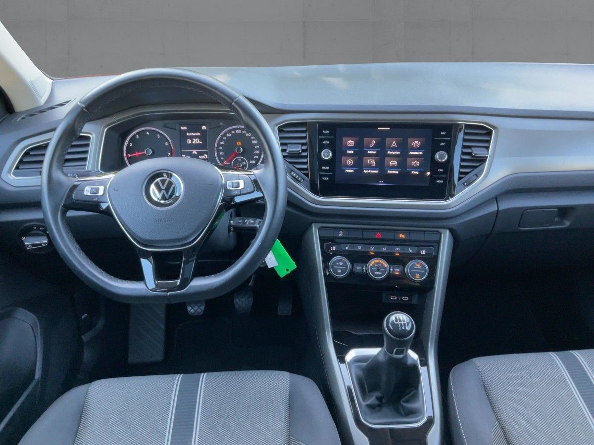 Volkswagen T-Roc 1.0 TSI STYLE - Samsaru's Car Outlet
