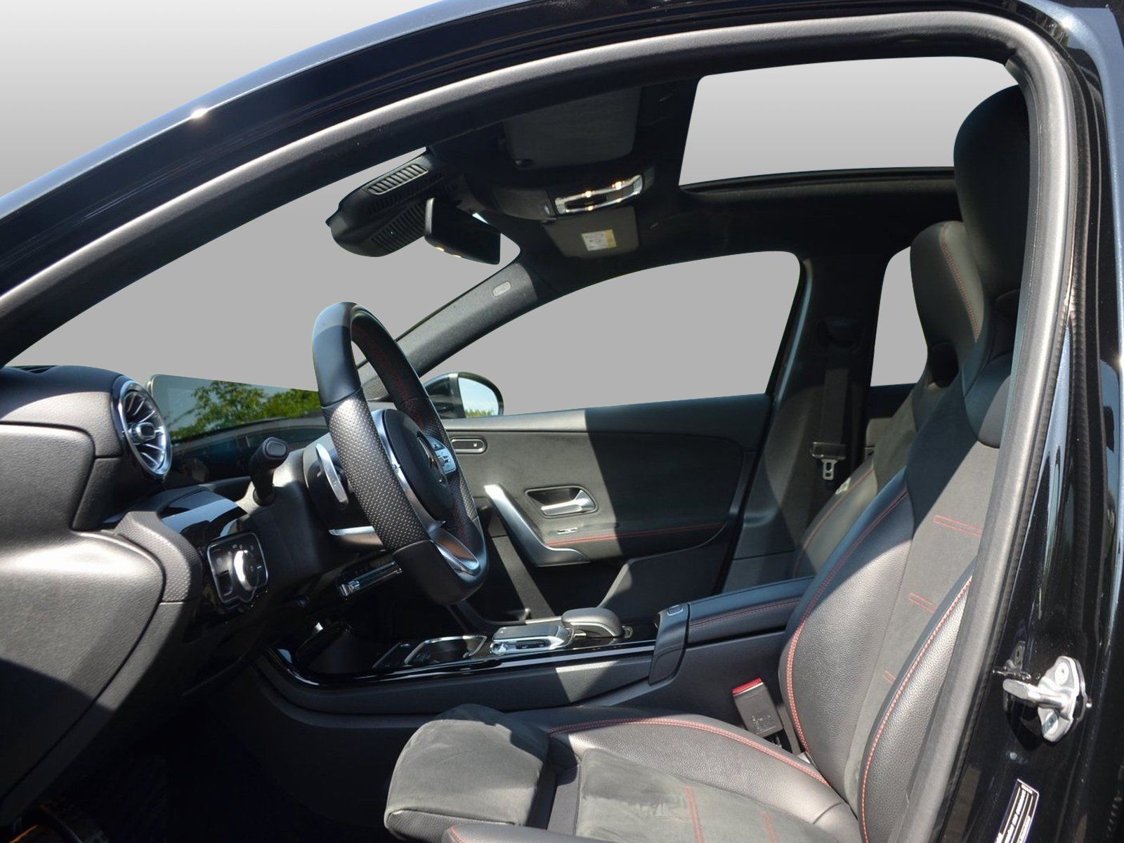 Mercedes-Benz 4MATIC Kompaktlim - Samsaru's Car Outlet