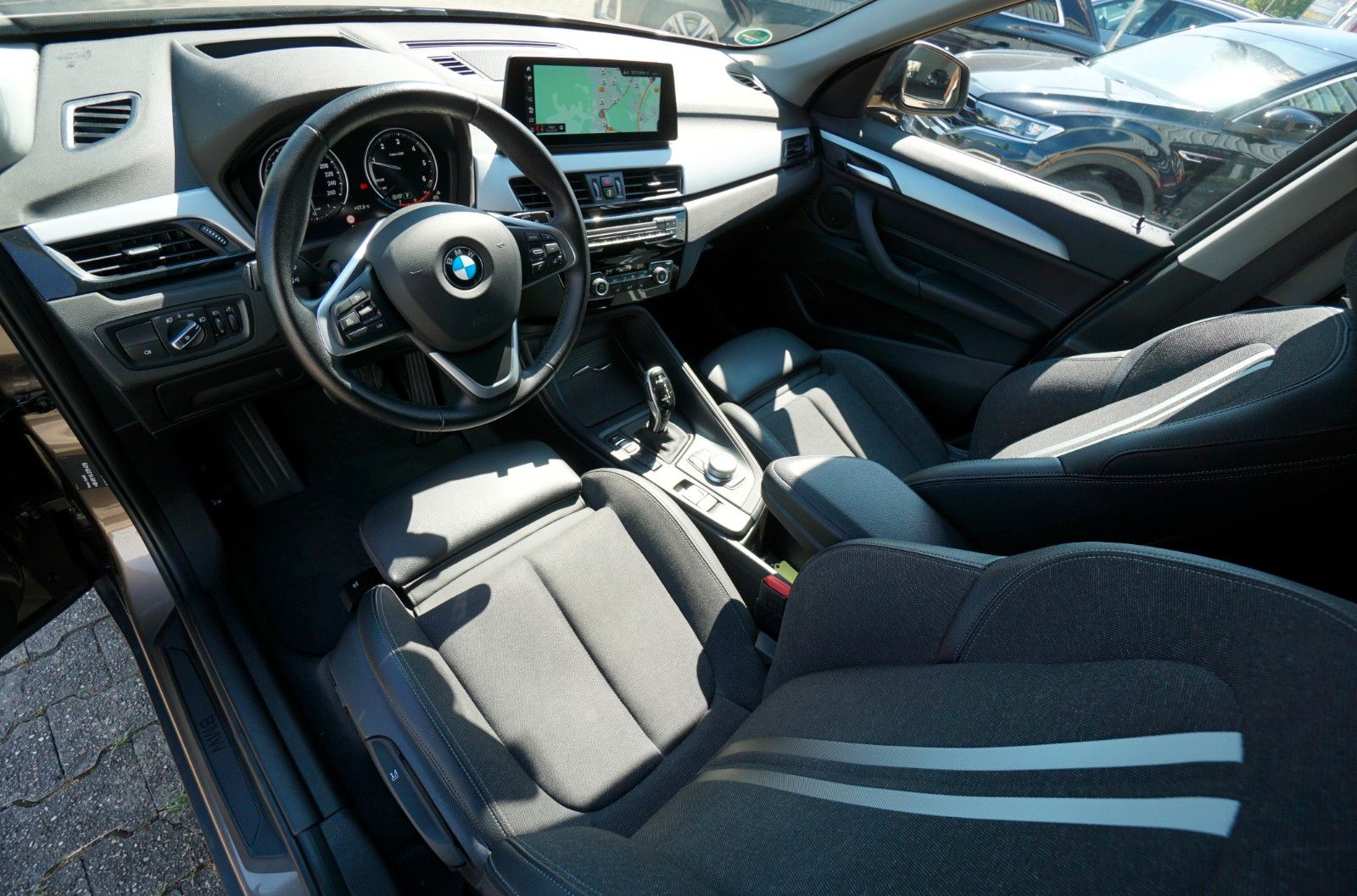 BMW X1 xDrive 18 d Advantage - Samsaru's Car Outlet