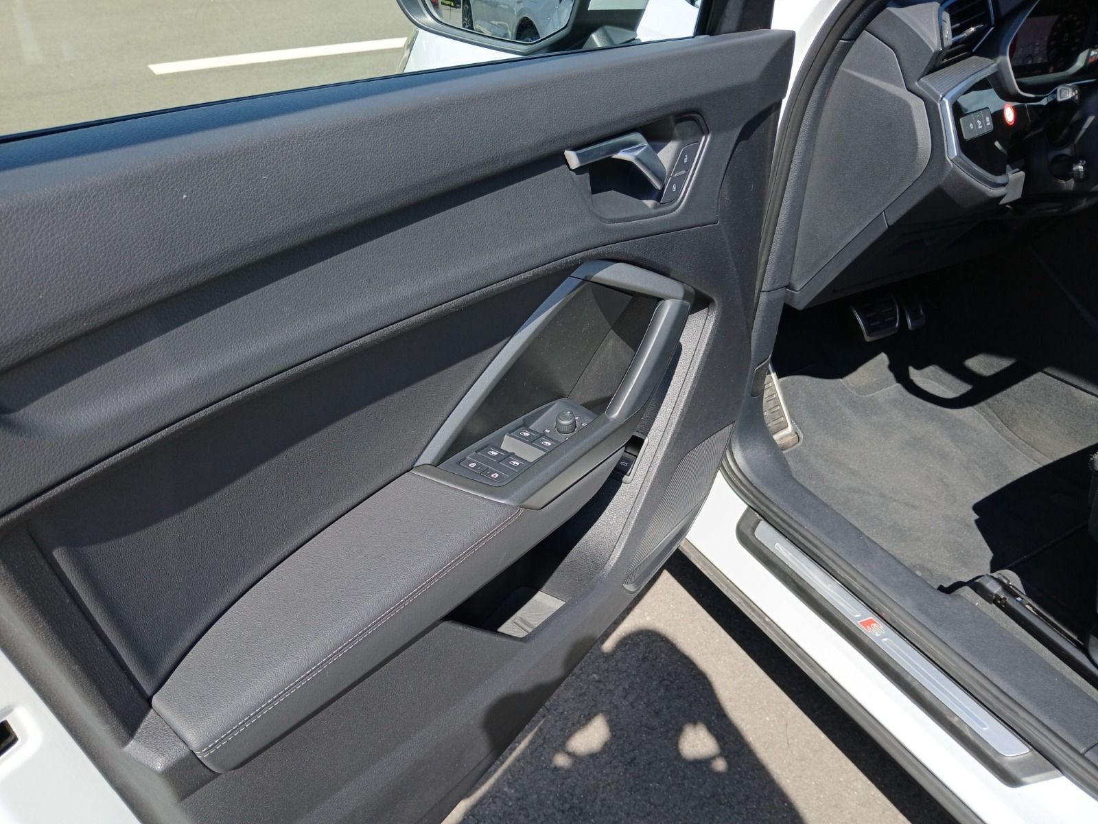 Audi Q3 Sportback 40 TDI quattro S line - Samsaru's Car Outlet