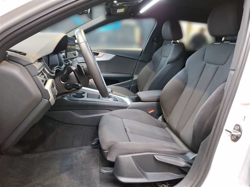 Audi A4 Avant 35 2.0 TFSI S line S-tronic - Samsaru's Car Outlet