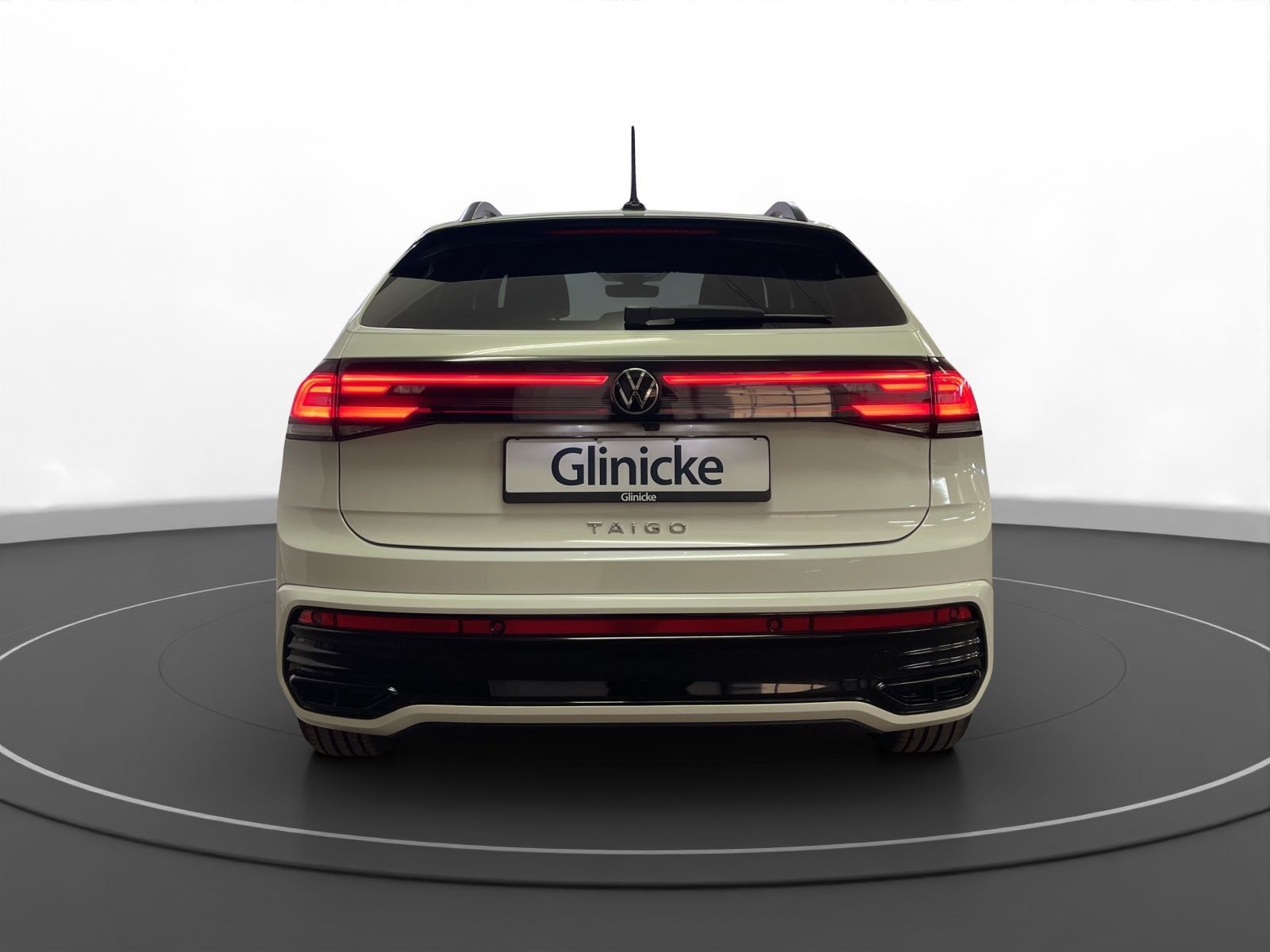 Volkswagen Taigo 1.5 TSI R-Line DSG - Samsaru's Car Outlet