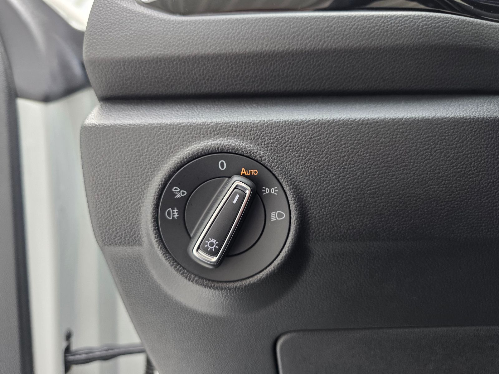 Volkswagen T-Roc R-Line Black - Samsaru's Car Outlet