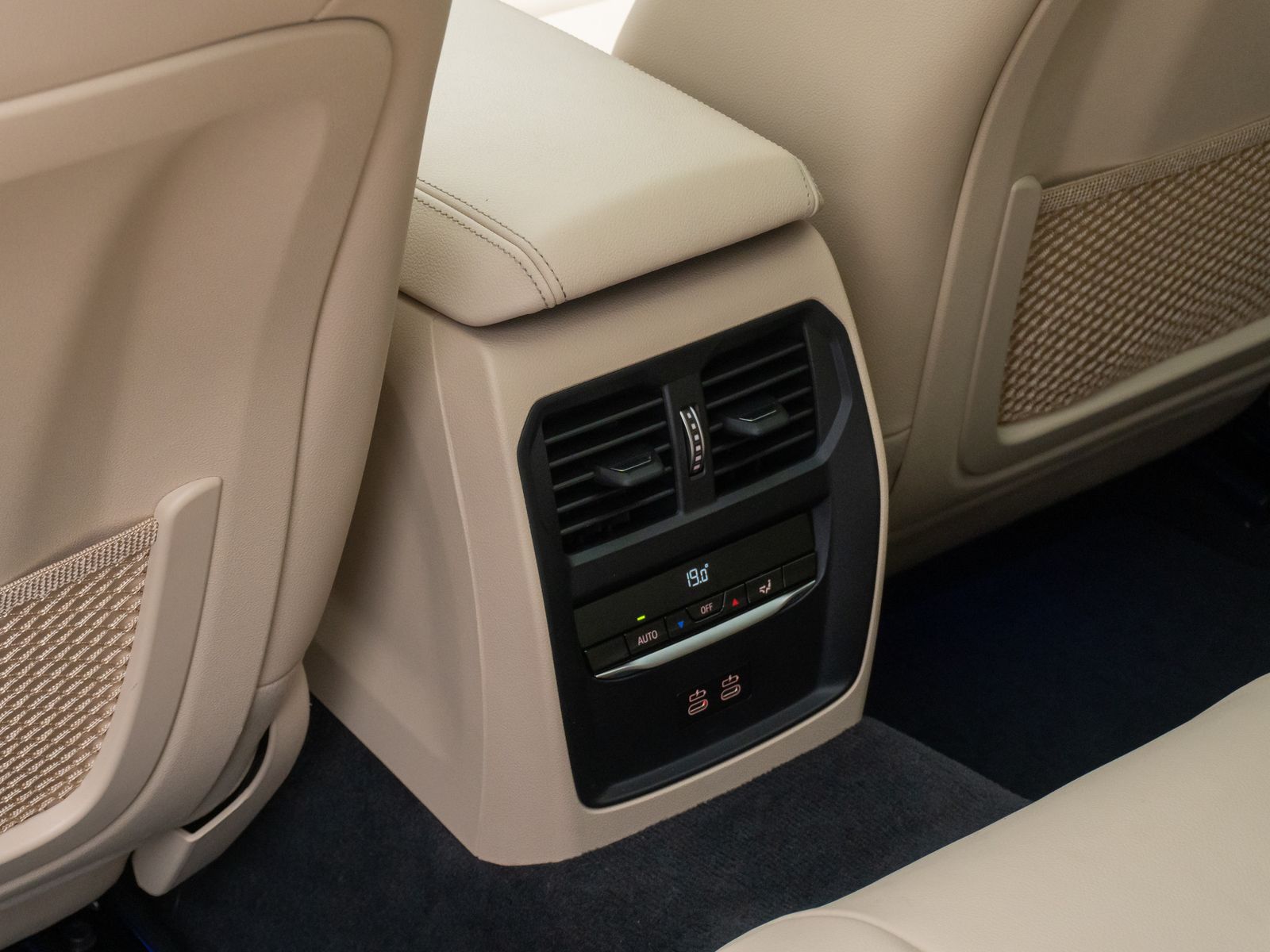 BMW 320d Luxury Line - Samsaru's Car Outlet