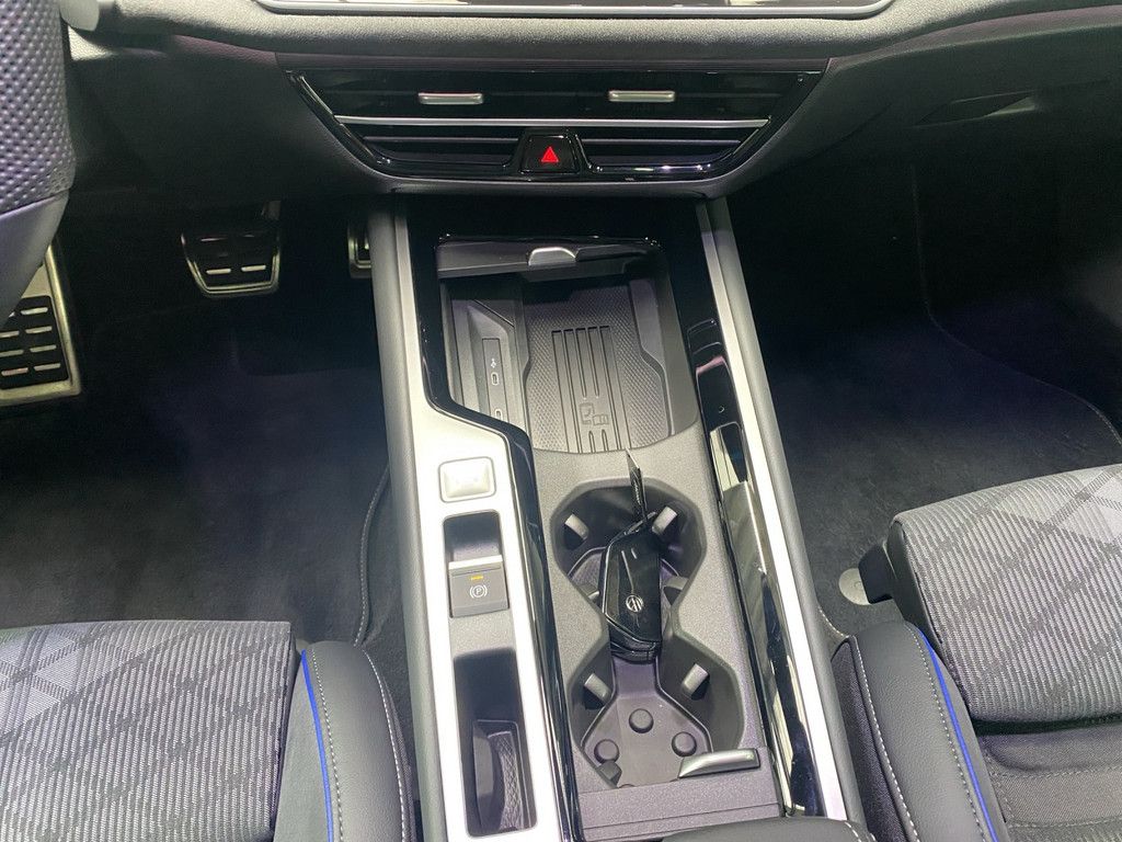 Volkswagen Passat Variant 1.5 TSI eHybrid R-Line DSG AHK
