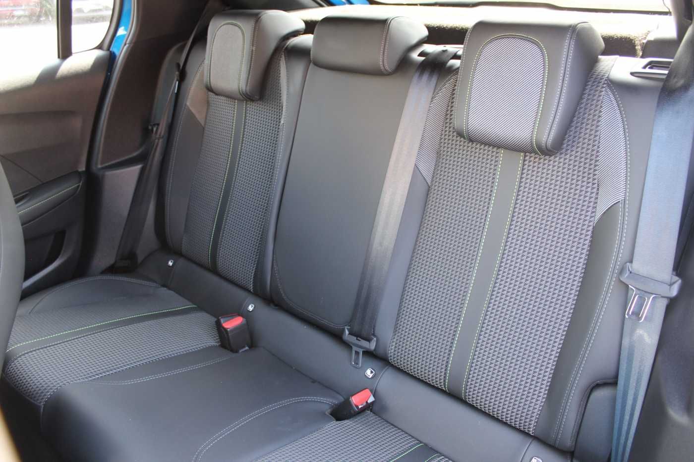 Peugeot 208 Elektromotor 136 Allure - Samsaru's Car Outlet