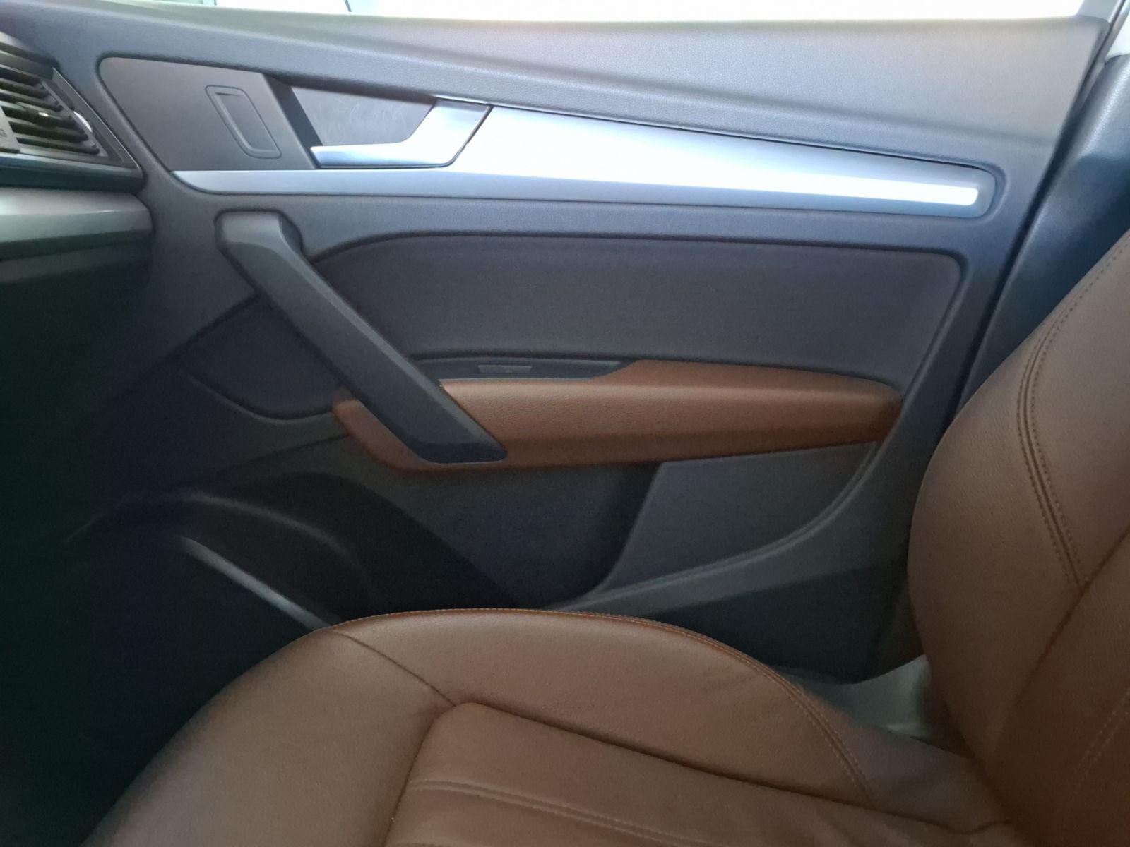 Audi Q5 TFSI e 50 e quattro S tronic - Samsaru's Car Outlet
