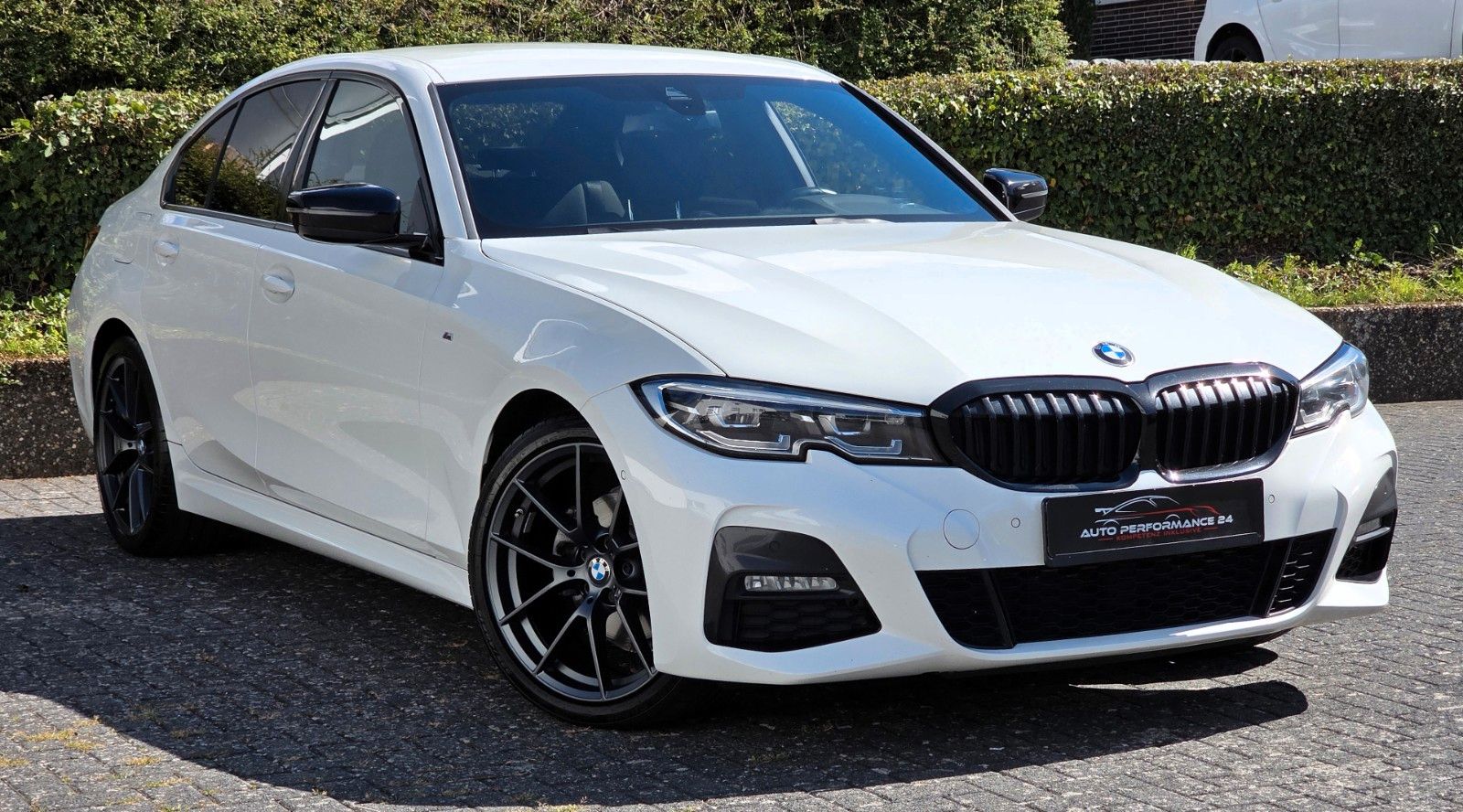 BMW M-SPORTPAKET*XDRIVE*LED*NAVI*LEDER*ACC*RFK*MWST
