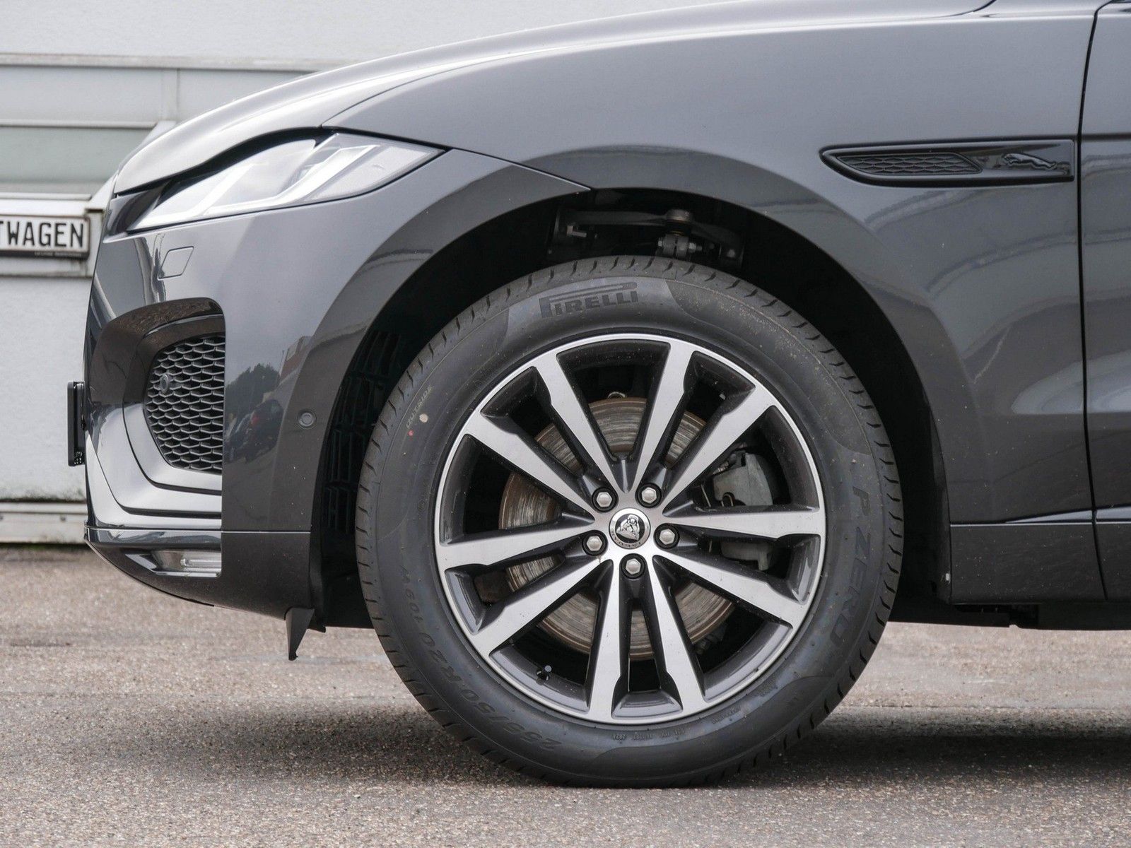 Jaguar F-PACE D300 R-Dynamic SE 90th Anniversary Editio