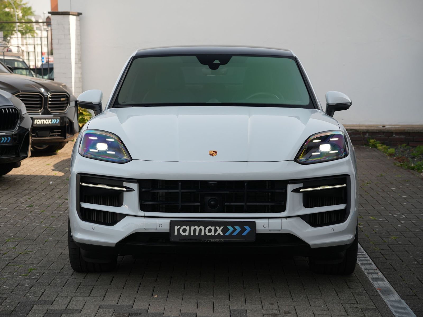 Porsche E-Hybrid Coupé SPORTDESIGN-ACC-LUFTF.-PANO-VOLL