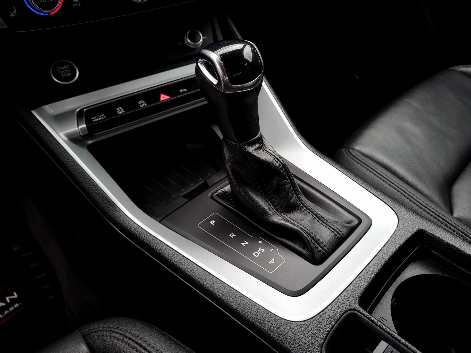 Audi Q3 45 TFSI qu. advanced - Samsaru's Car Outlet