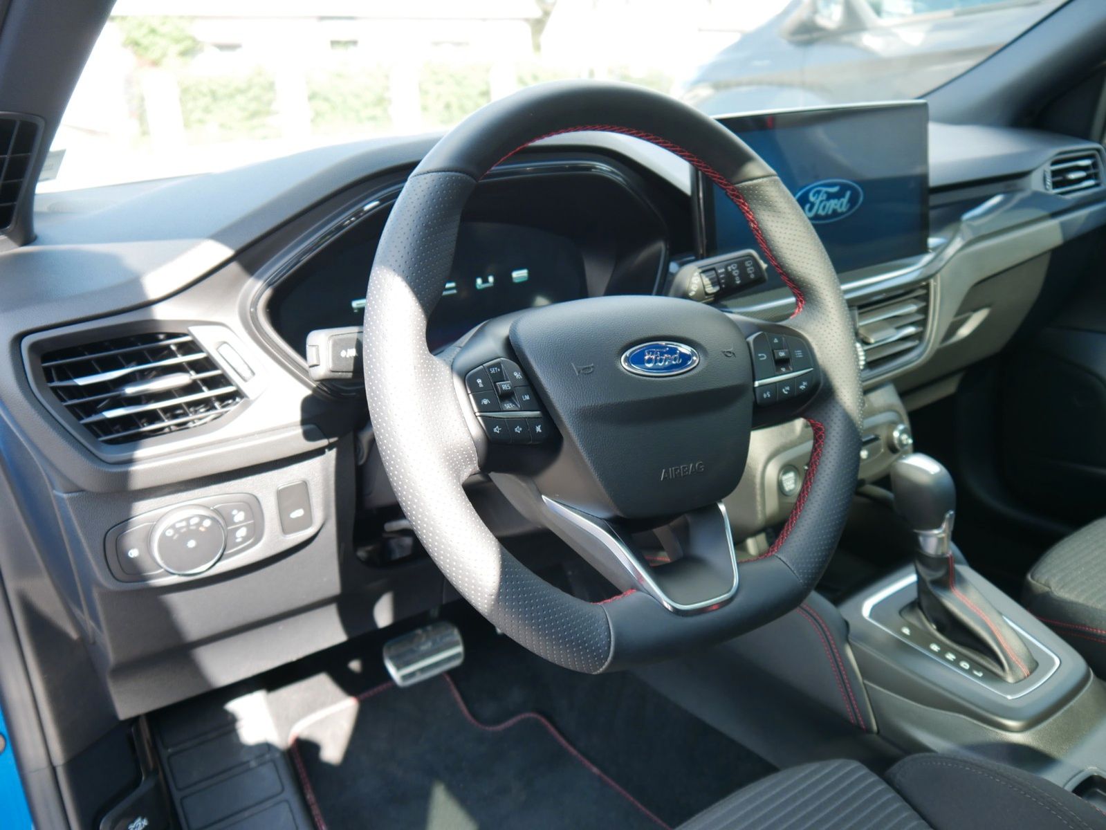 Ford Focus Turnier ST-Line X Autom Matrix Panorama