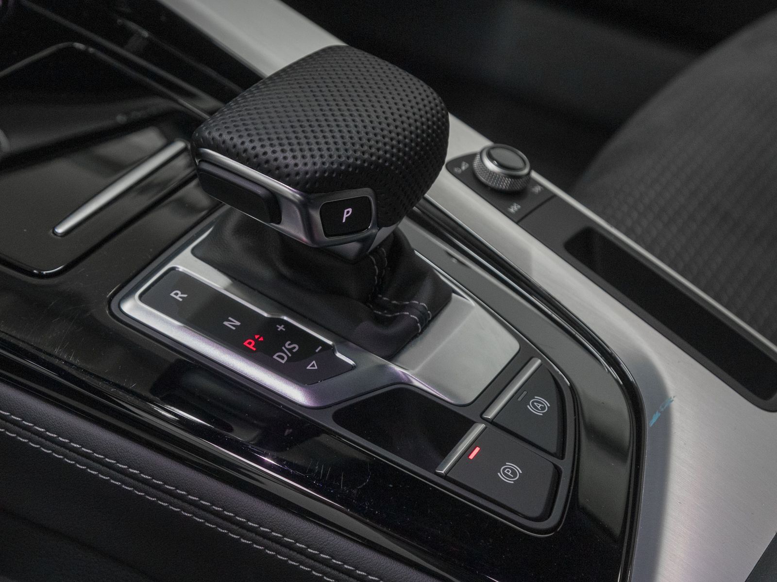 Audi A4 Avant 40 TFSI Q 2x S LINE LM19 AHK MATRIX-LED