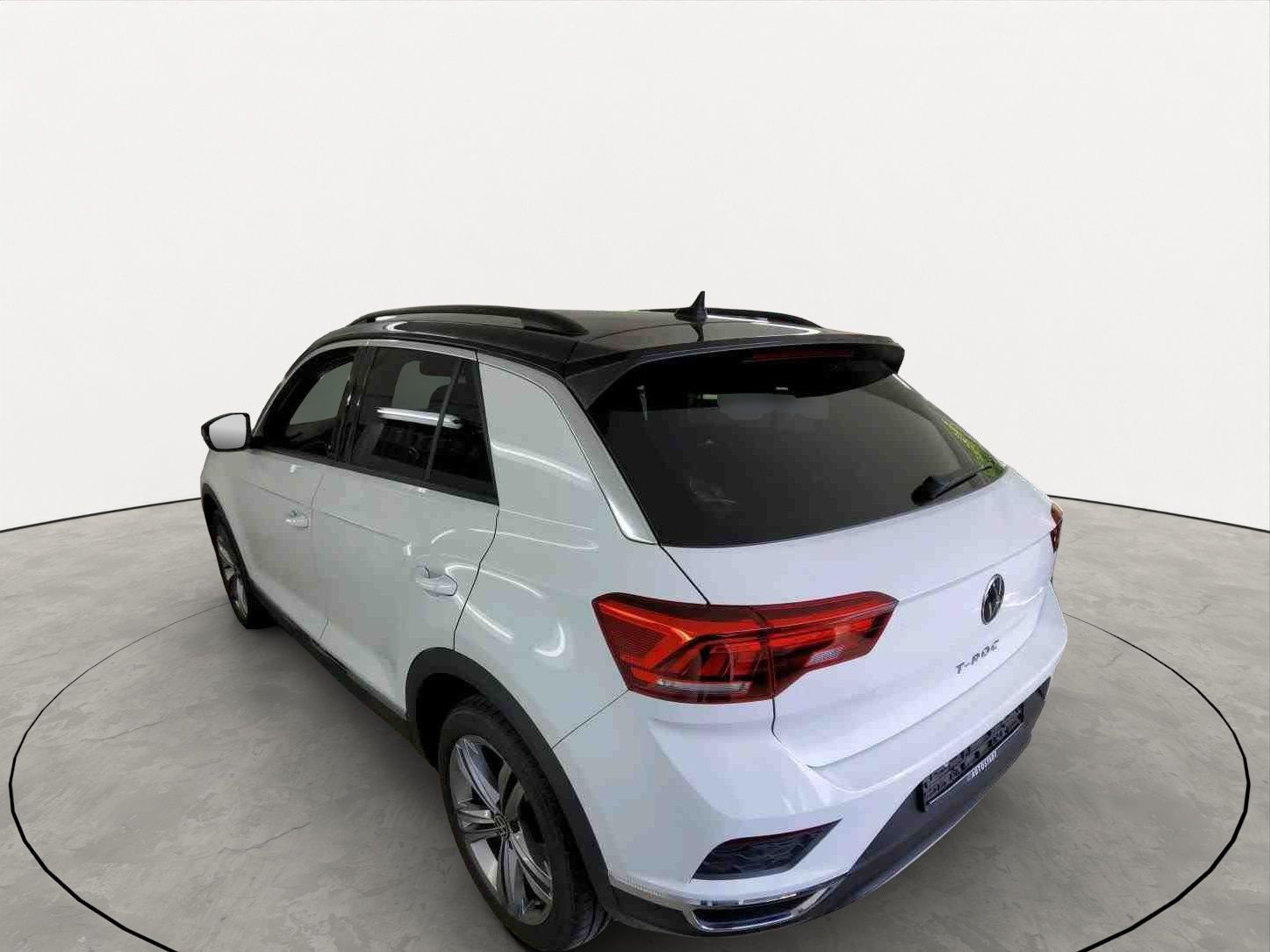 Volkswagen T-Roc 1.5 TSI Sport - Samsaru's Car Outlet