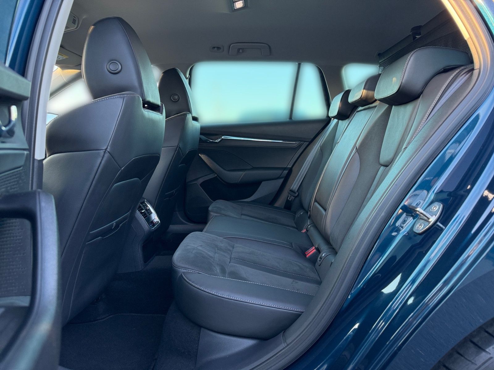 Skoda Octavia Combi 1.4 TSI iV First Edition - Samsaru's Car Outlet