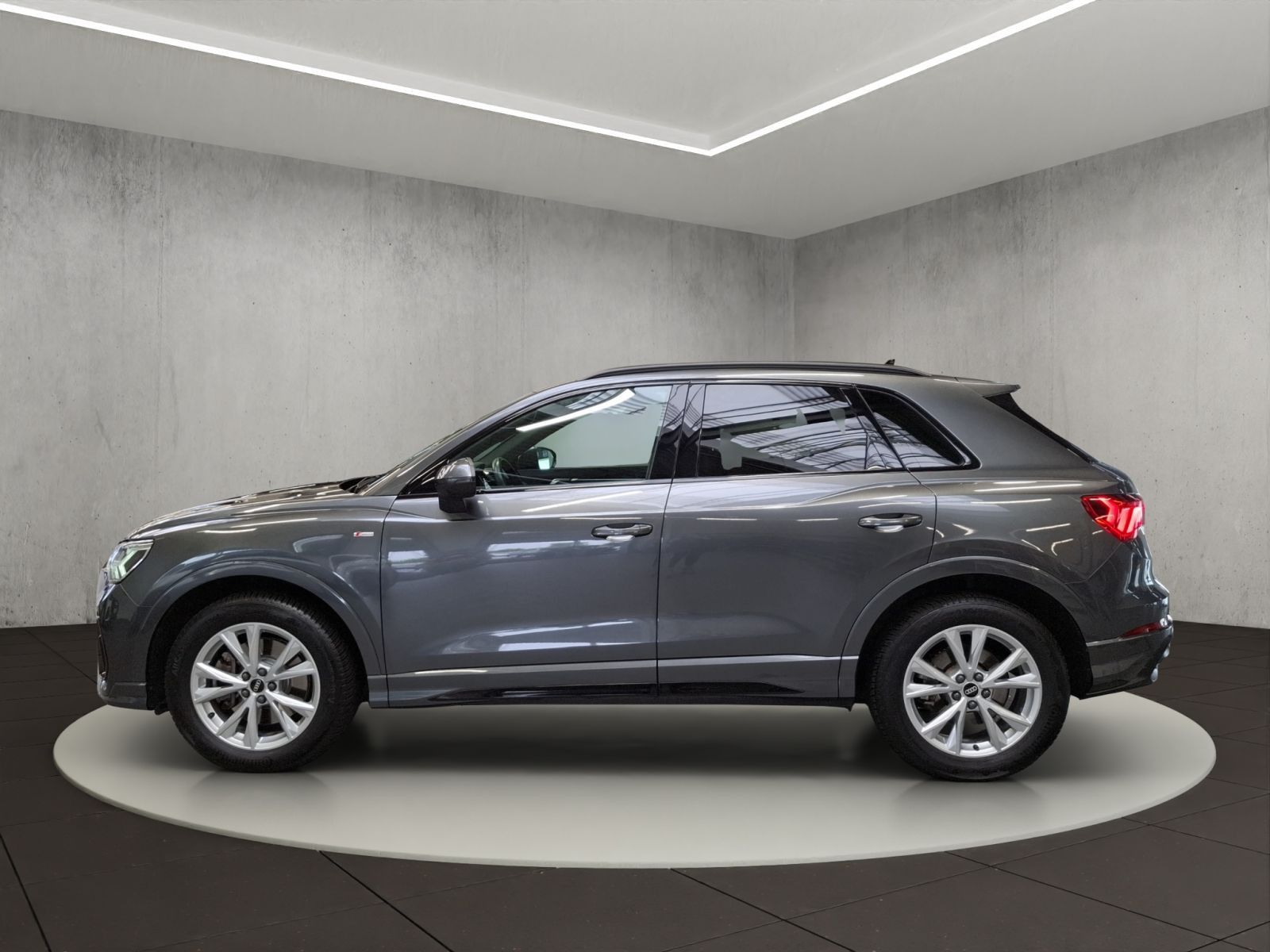 Audi Q3 S line 45 TFSI quattro - Samsaru's Car Outlet