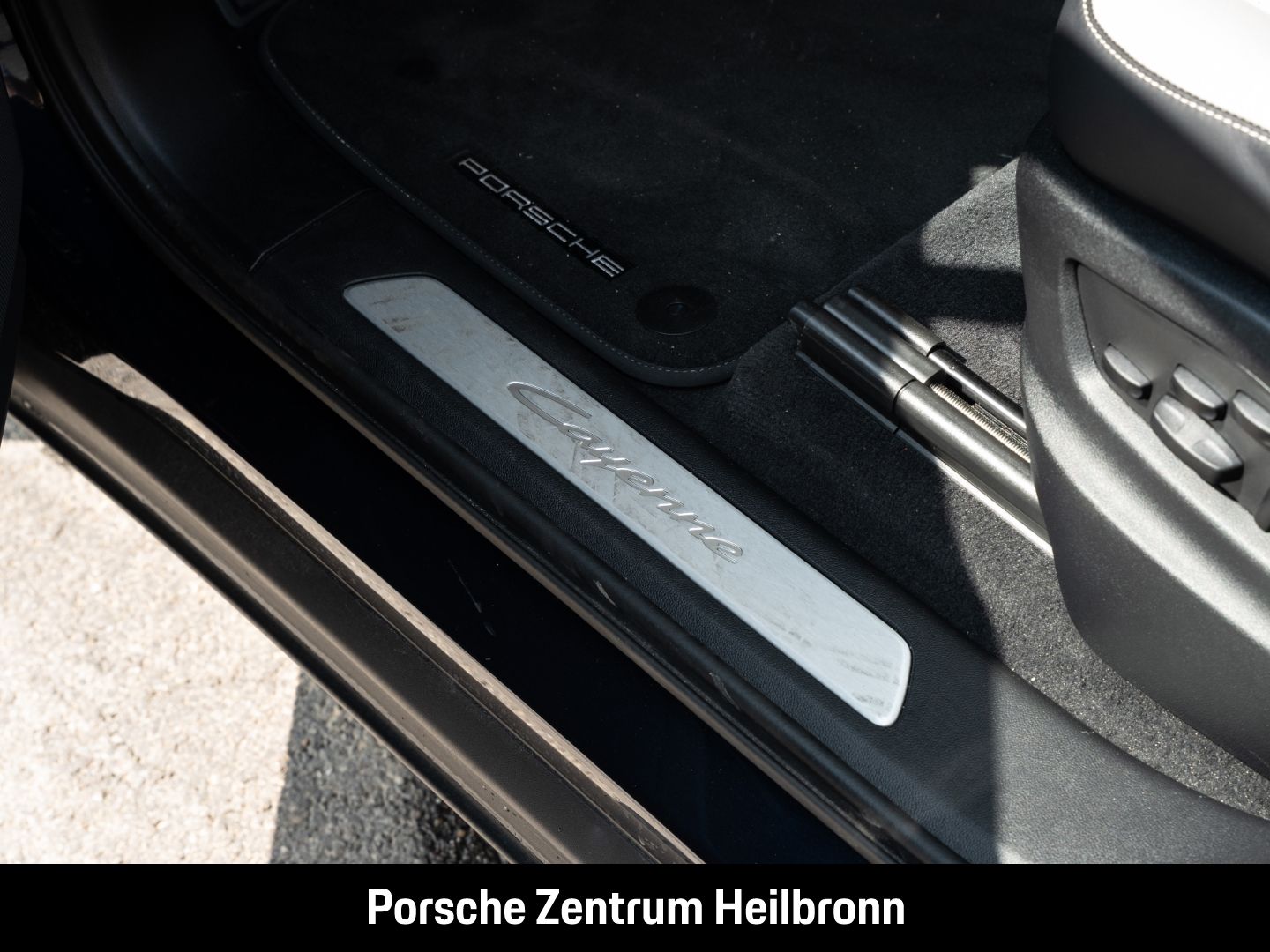 Porsche Cayenne E-Hybrid Coupe Panorama Surround-View