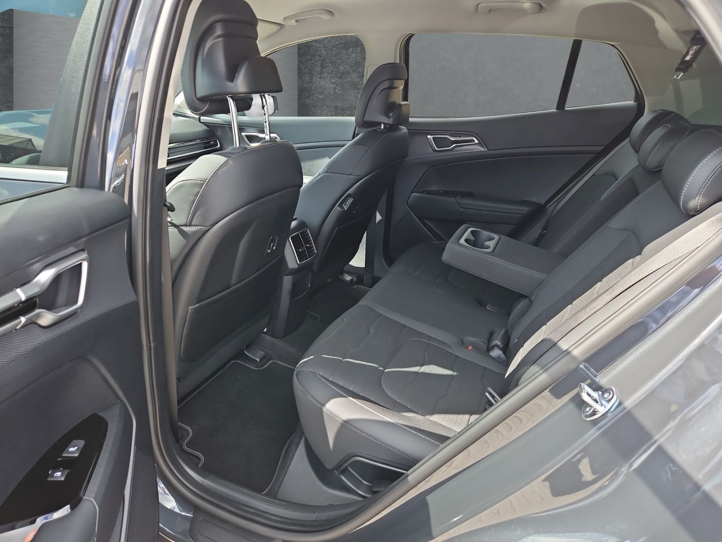 Kia Sportage 1.6T PHEV DCT AWD Vision - Samsaru's Car Outlet