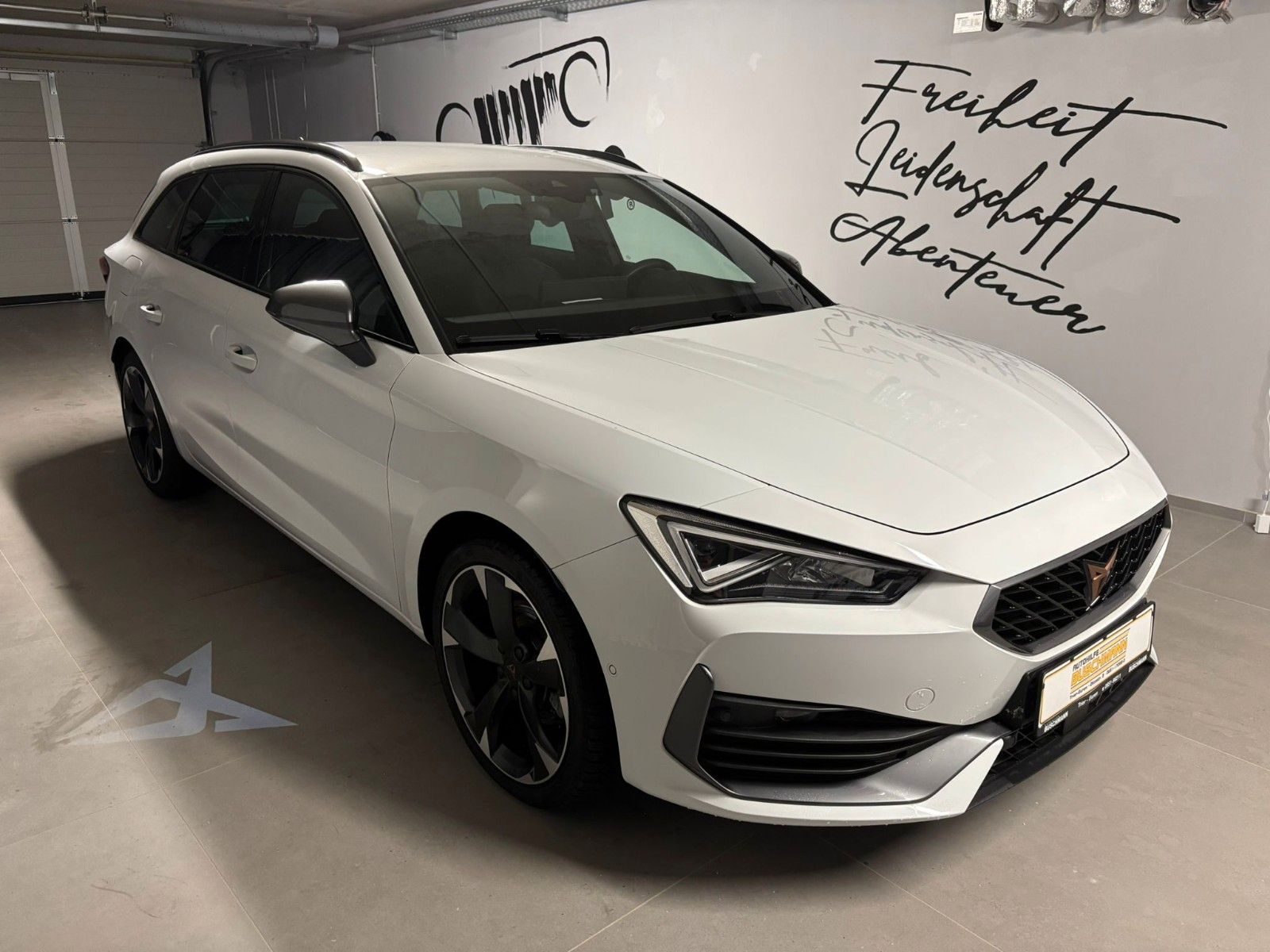 Cupra Leon Sportstourer Basis - Samsaru's Car Outlet