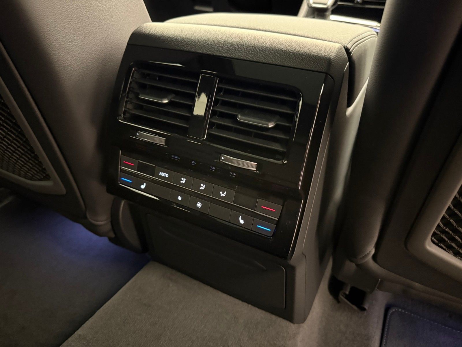 Volkswagen Touareg V6 TDI 4M R-Line BlackKomfortPano22Dyn
