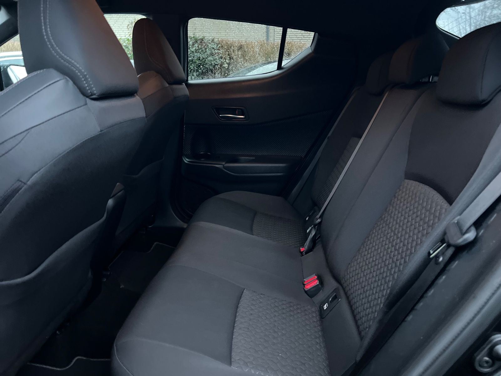 Toyota C-HR 2.0 Hybrid - Samsaru's Car Outlet