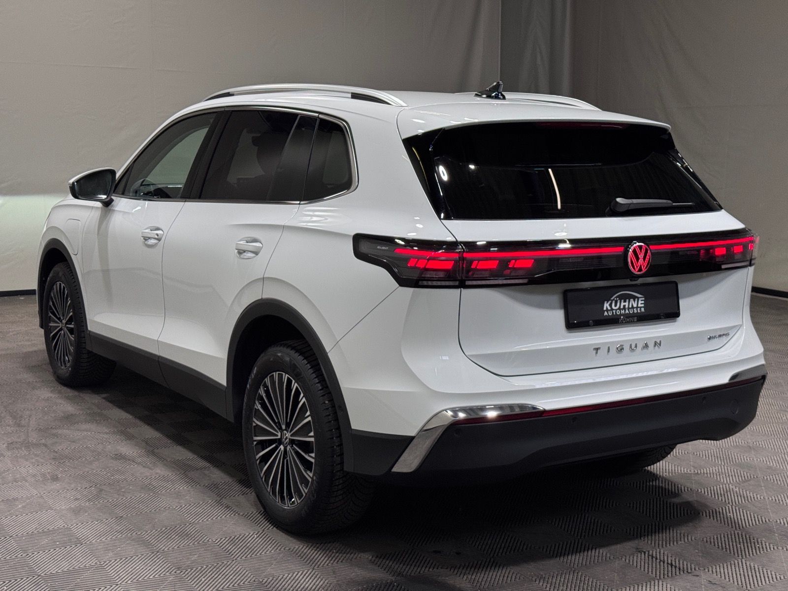 Volkswagen Tiguan 1.5 TSI eHybrid Elegance | AHK MATRIX DCC