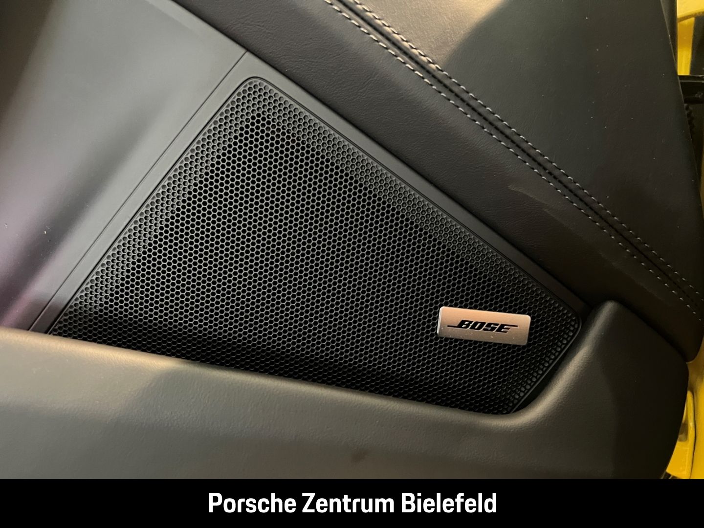 Porsche 992 911 Carrera 4 GTS Cabrio HA-Lenkung LED BOSE