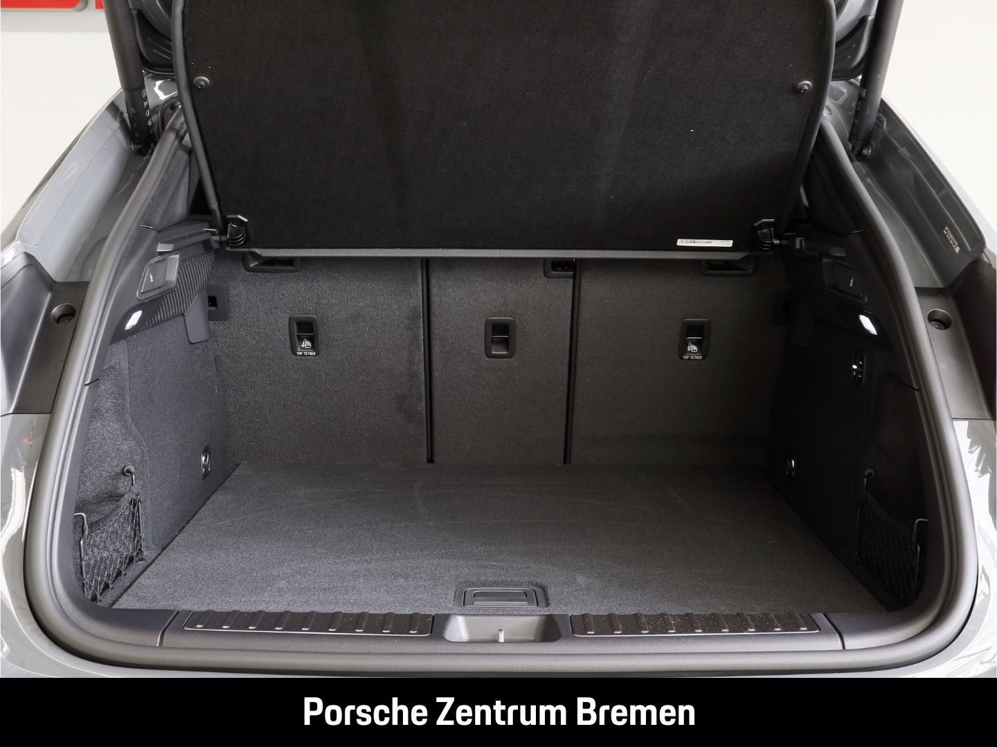 Porsche Macan Electric 4 Bose Matrix LED Panorama 22 Zol