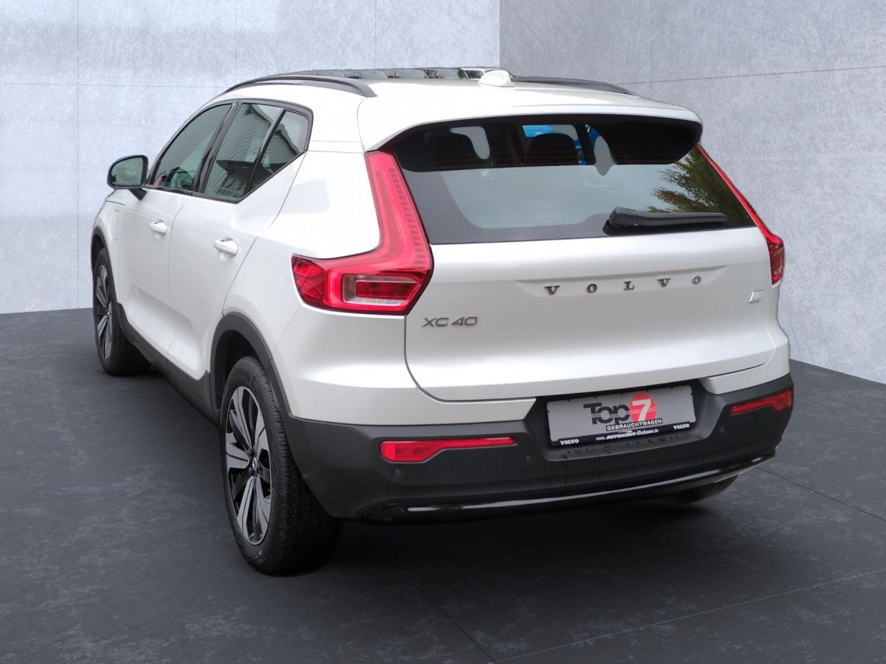 Volvo XC40 T4 Recharge R-Design Plug-In Hybrid 2WD LED