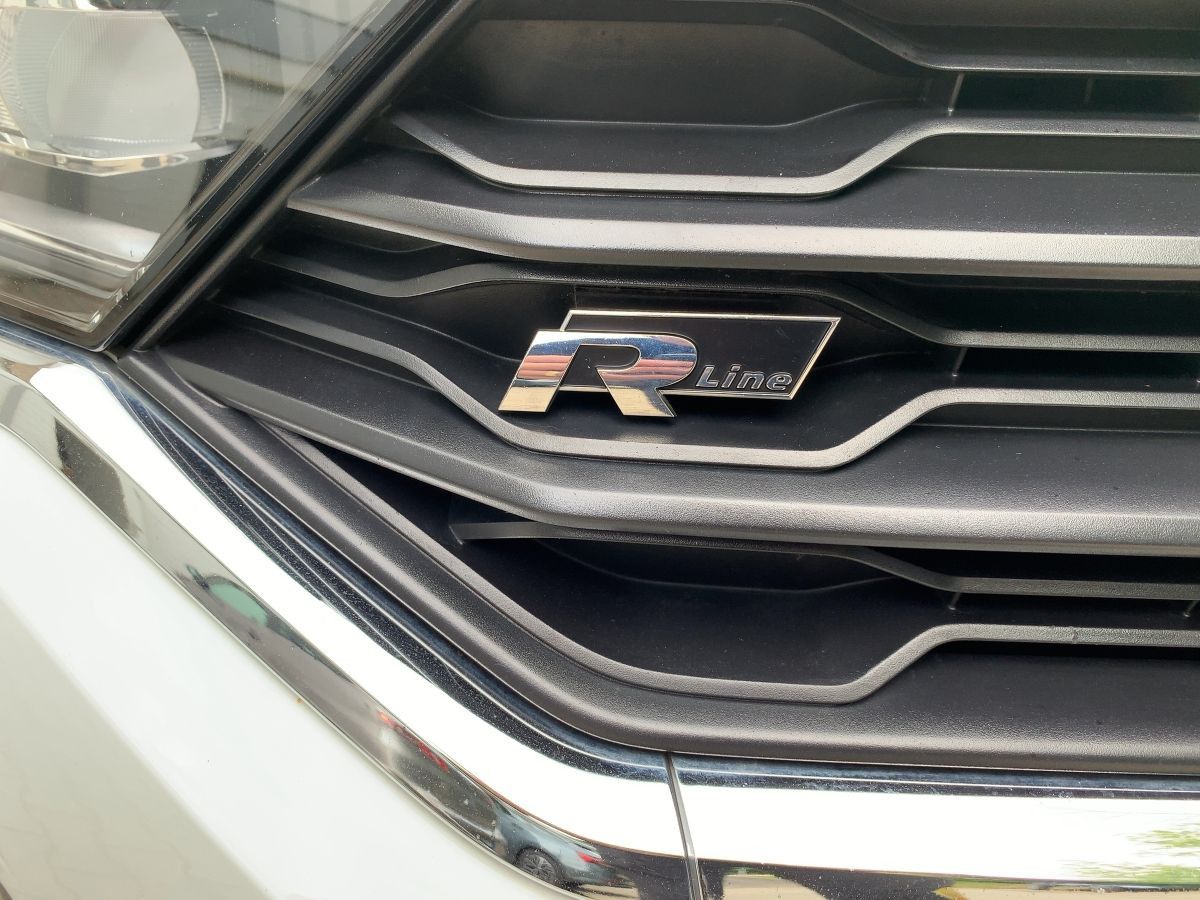 Volkswagen T-Roc 2.0 TSI 4M DSG R-LINE - Samsaru's Car Outlet