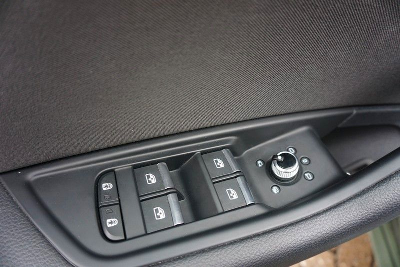 Audi A4 2.0 TDI S-tronic Black Virtual/Sportsitze/Nav