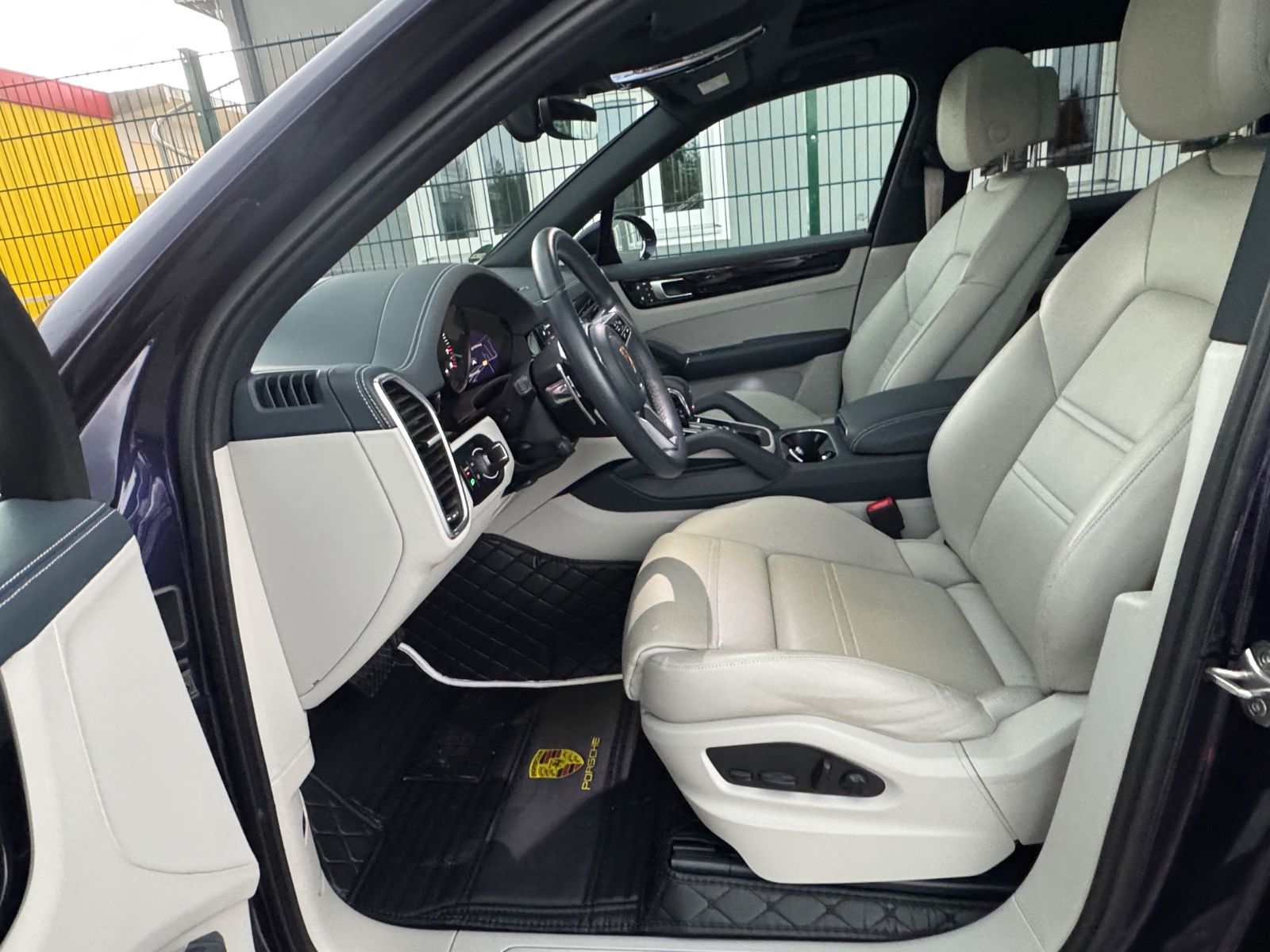 Porsche Platinum Edition/VOLLAUSTTATUNG/SONDER-LACKIERUN